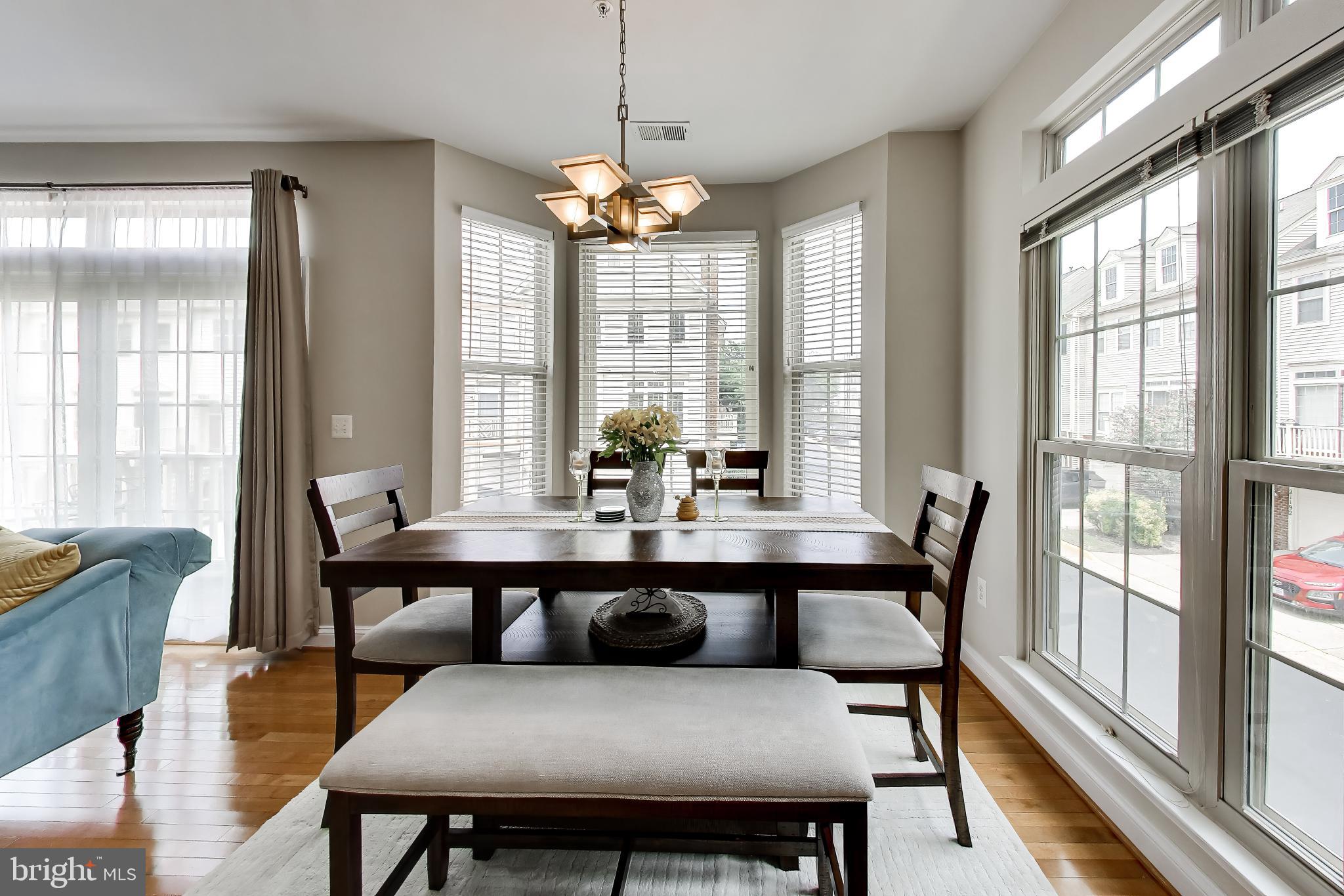 COURTLANDS AT CASCADES - Residential