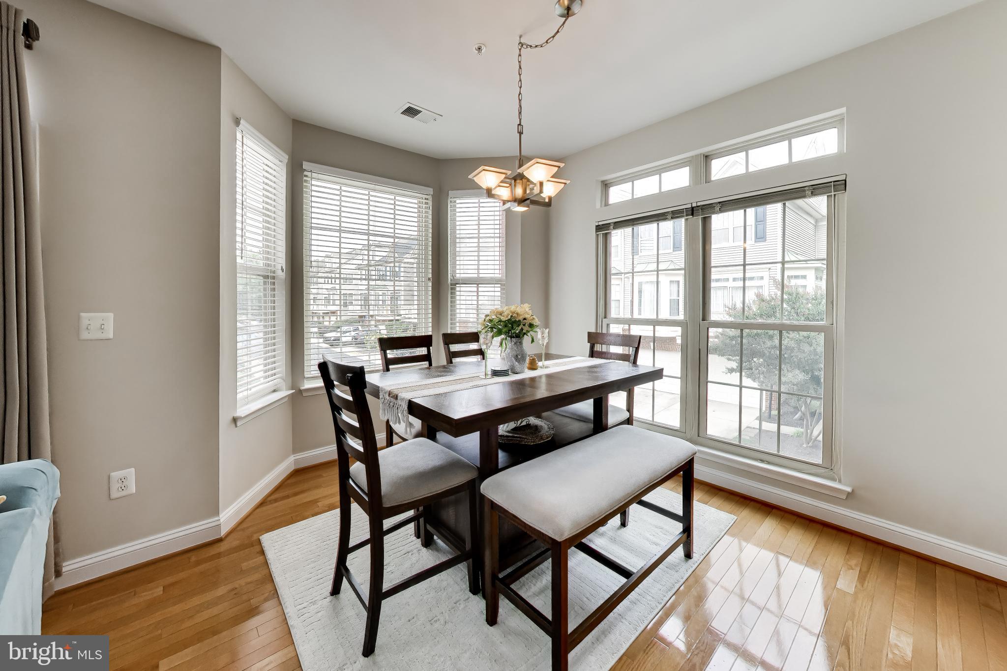 COURTLANDS AT CASCADES - Residential
