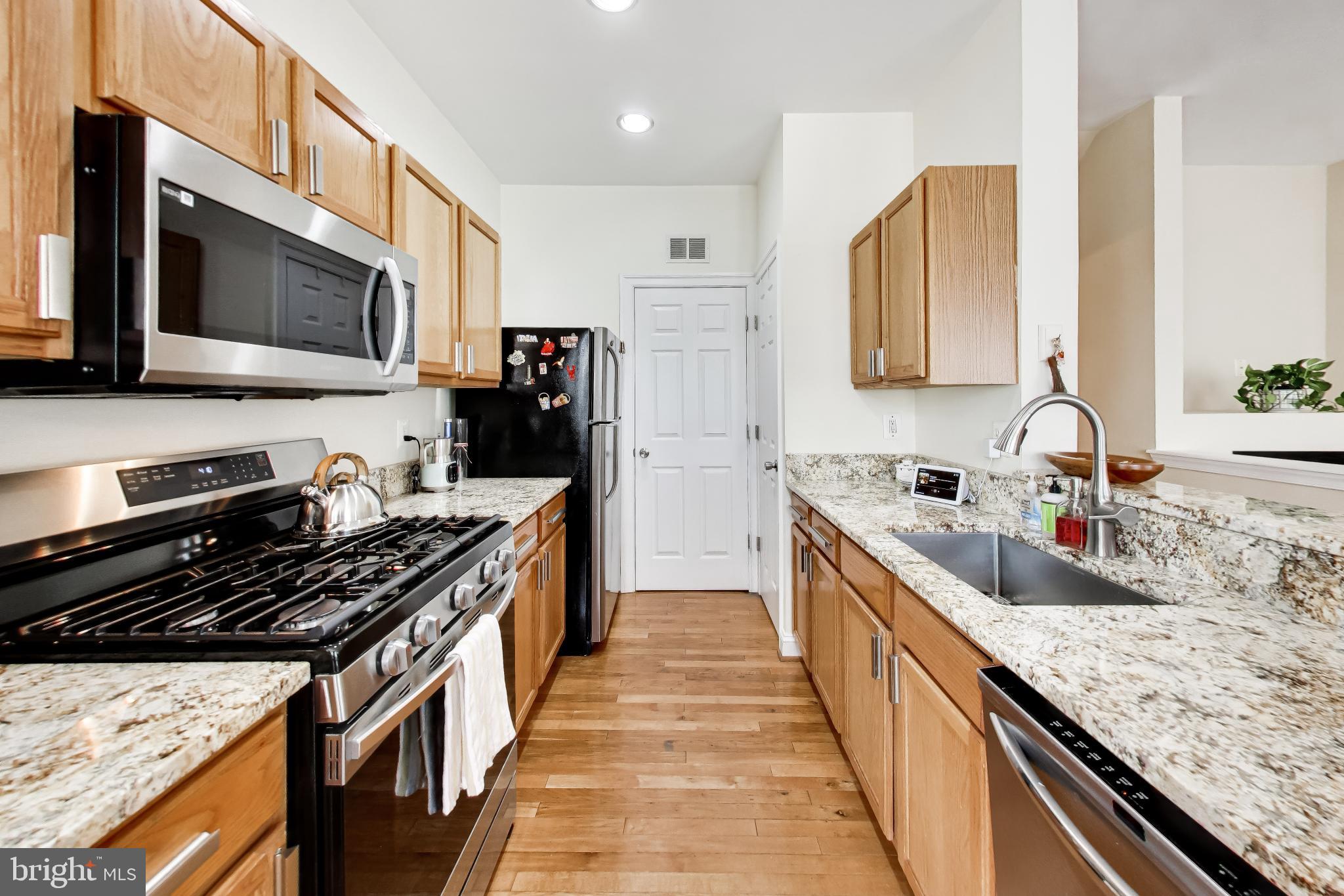COURTLANDS AT CASCADES - Residential