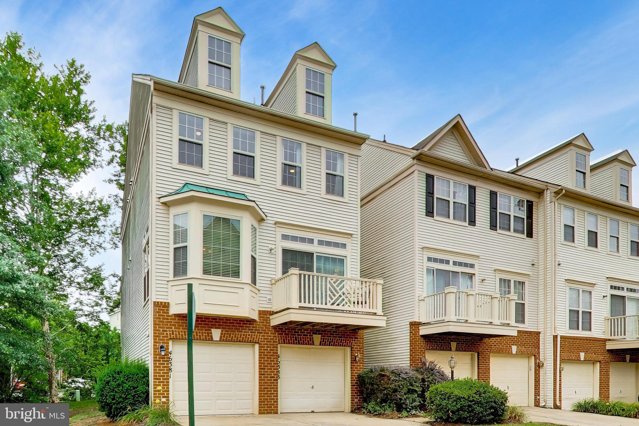 COURTLANDS AT CASCADES - Residential