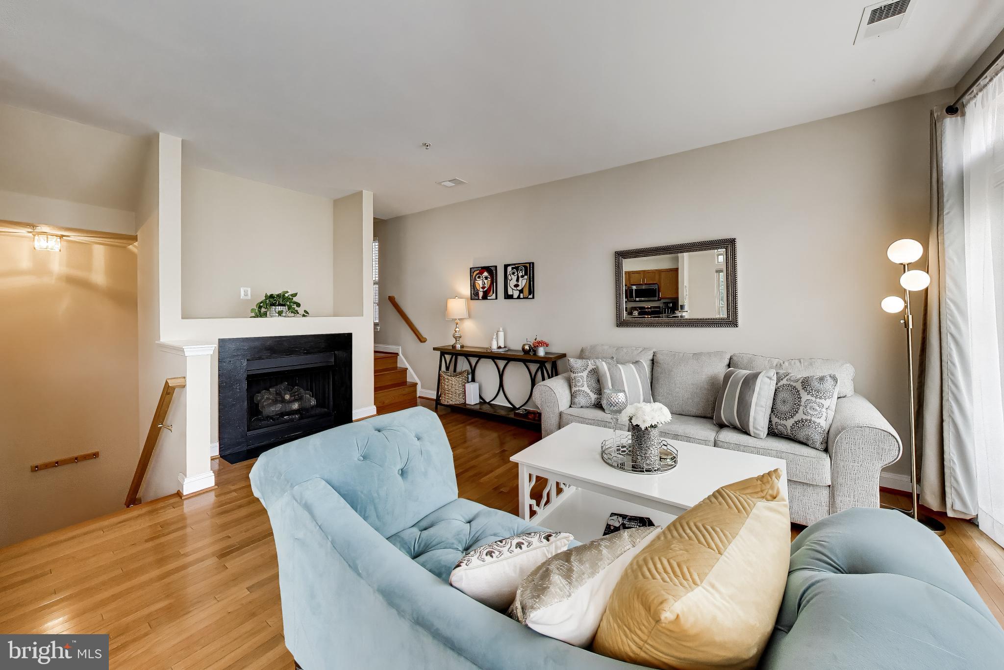 COURTLANDS AT CASCADES - Residential