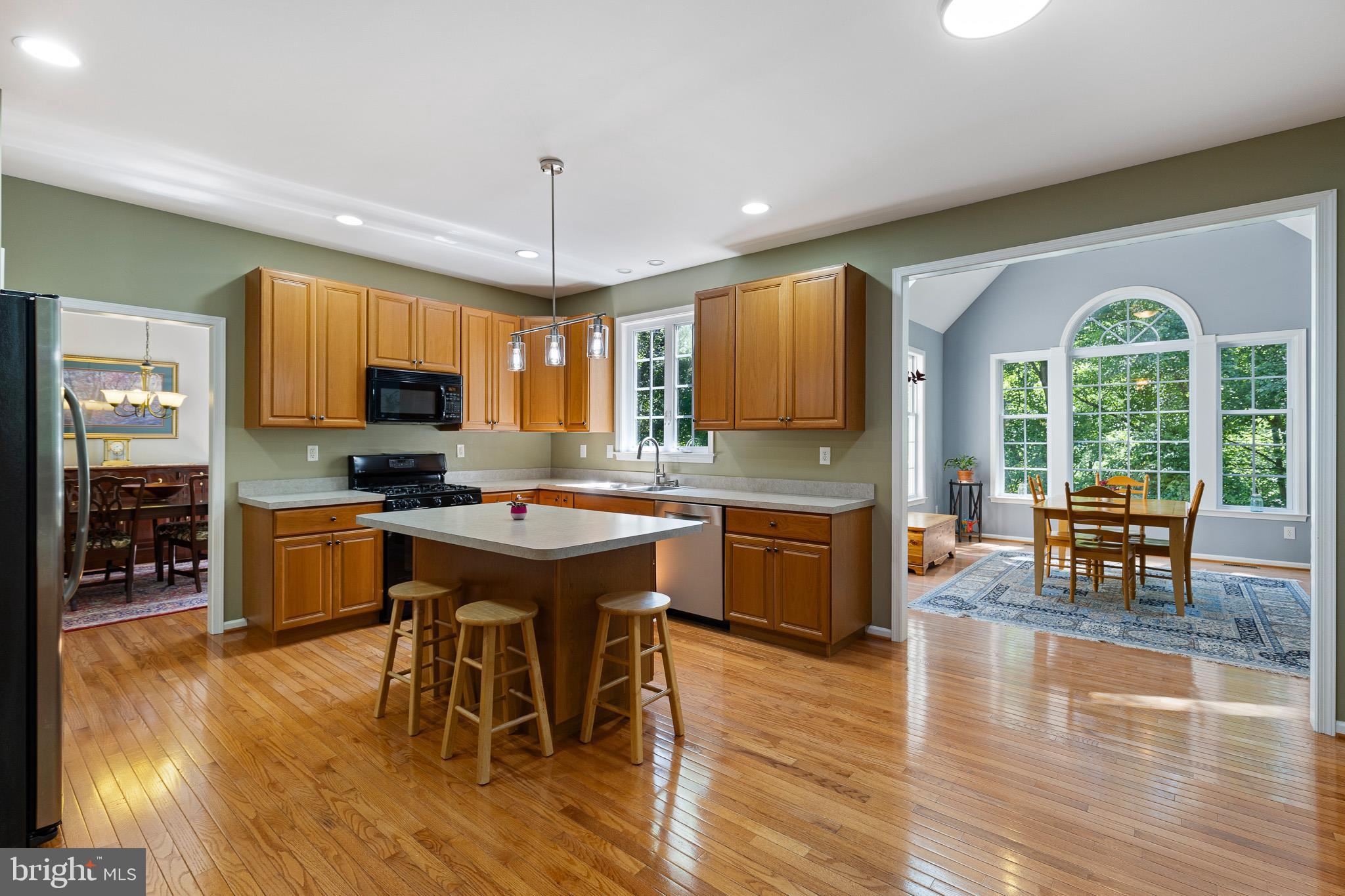 LAUREL WOODS - Residential