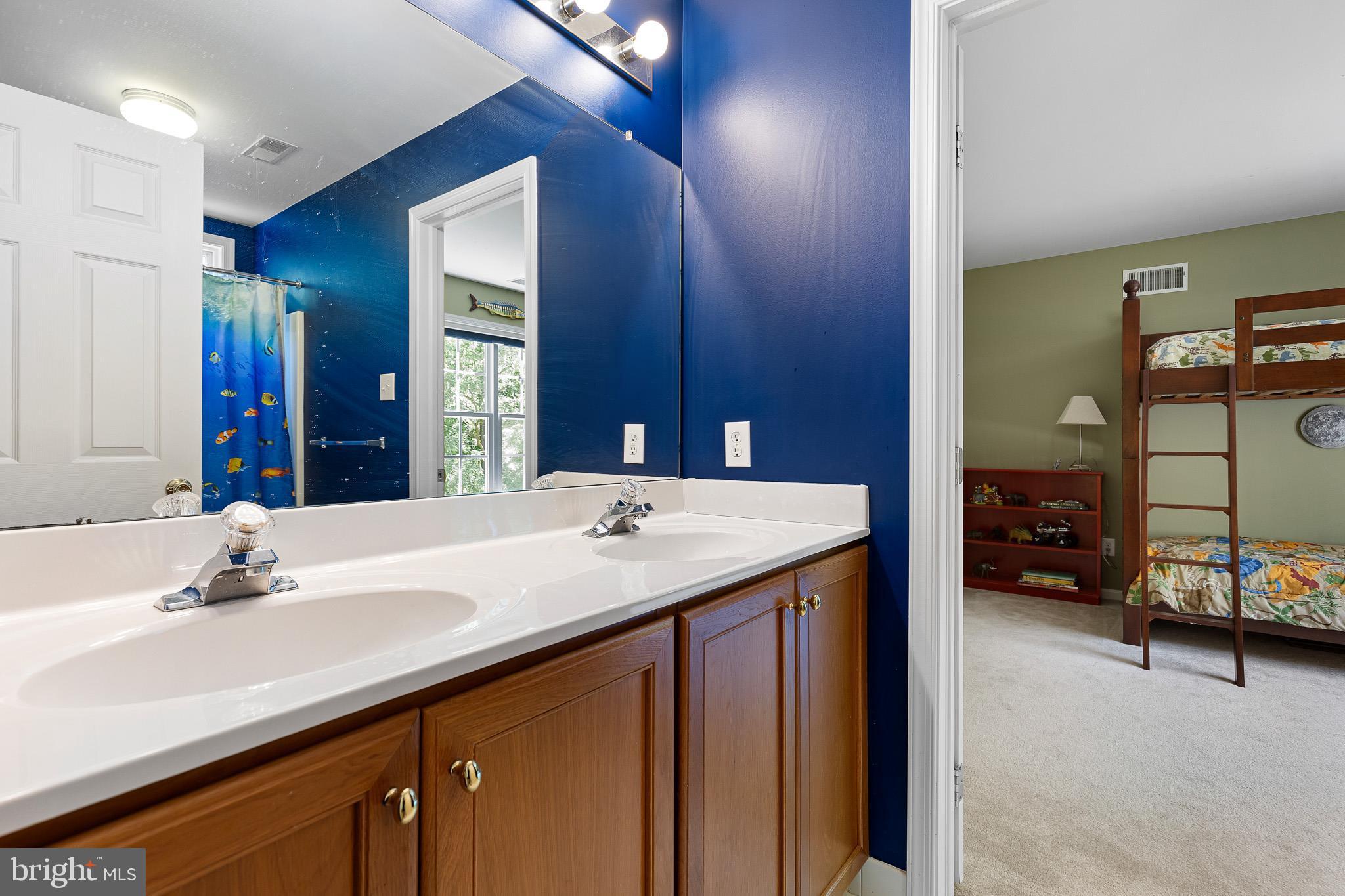 LAUREL WOODS - Residential