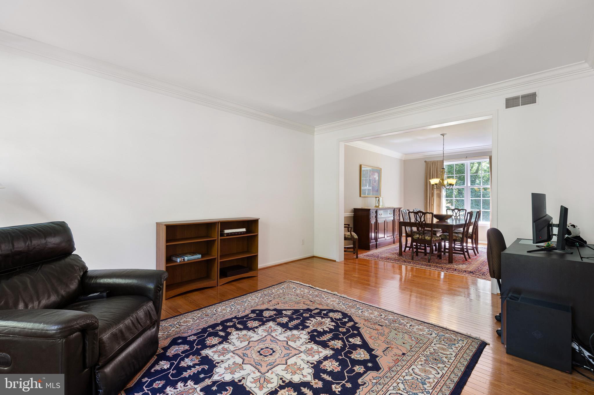 LAUREL WOODS - Residential