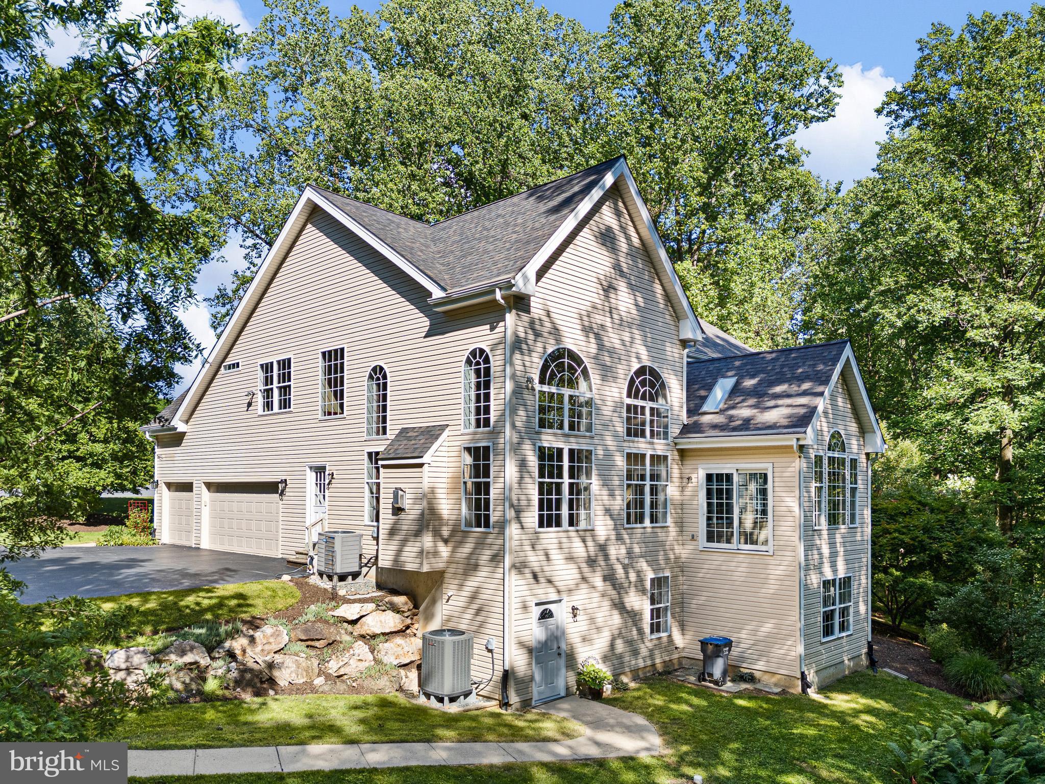 LAUREL WOODS - Residential
