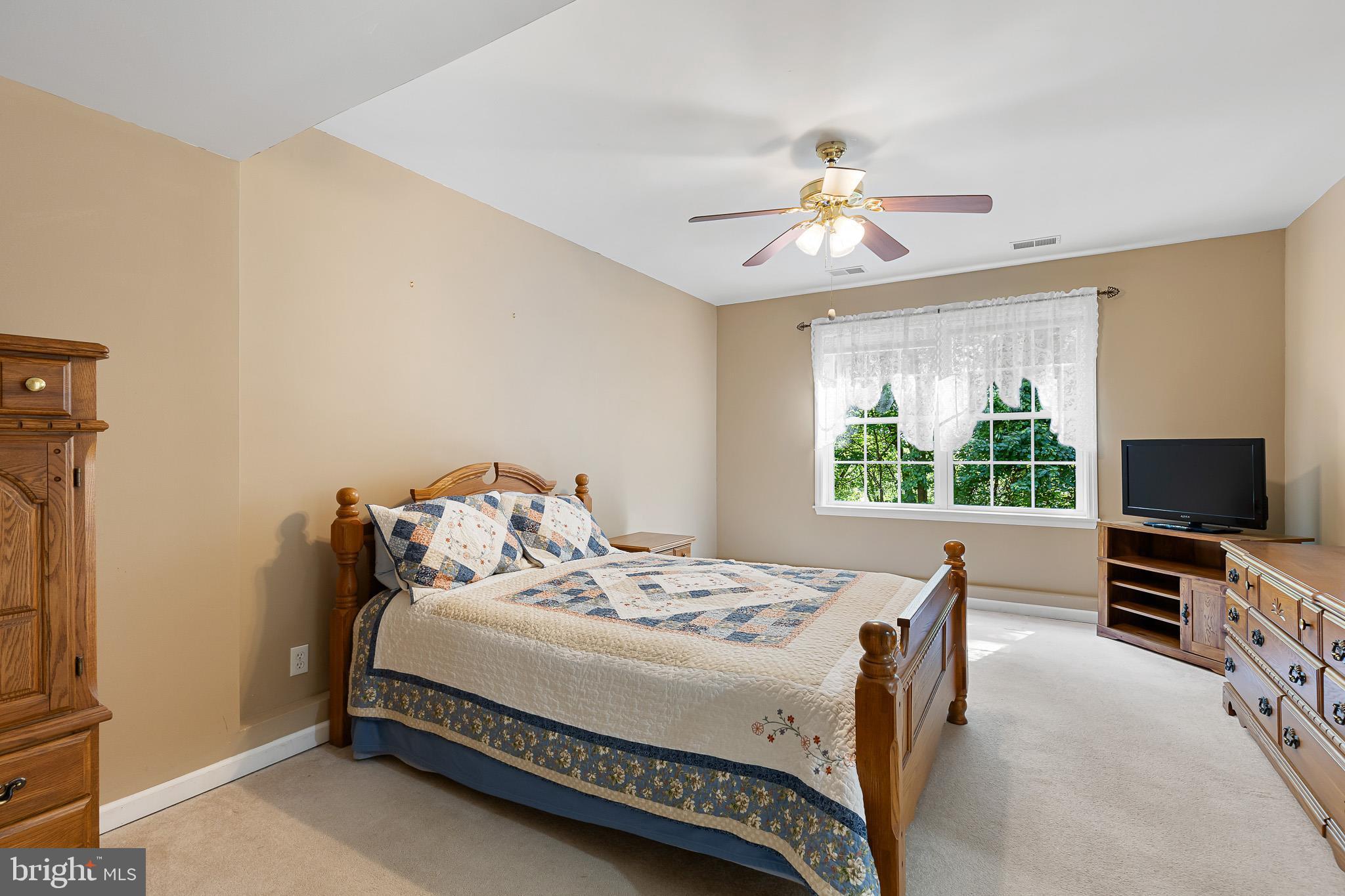 LAUREL WOODS - Residential