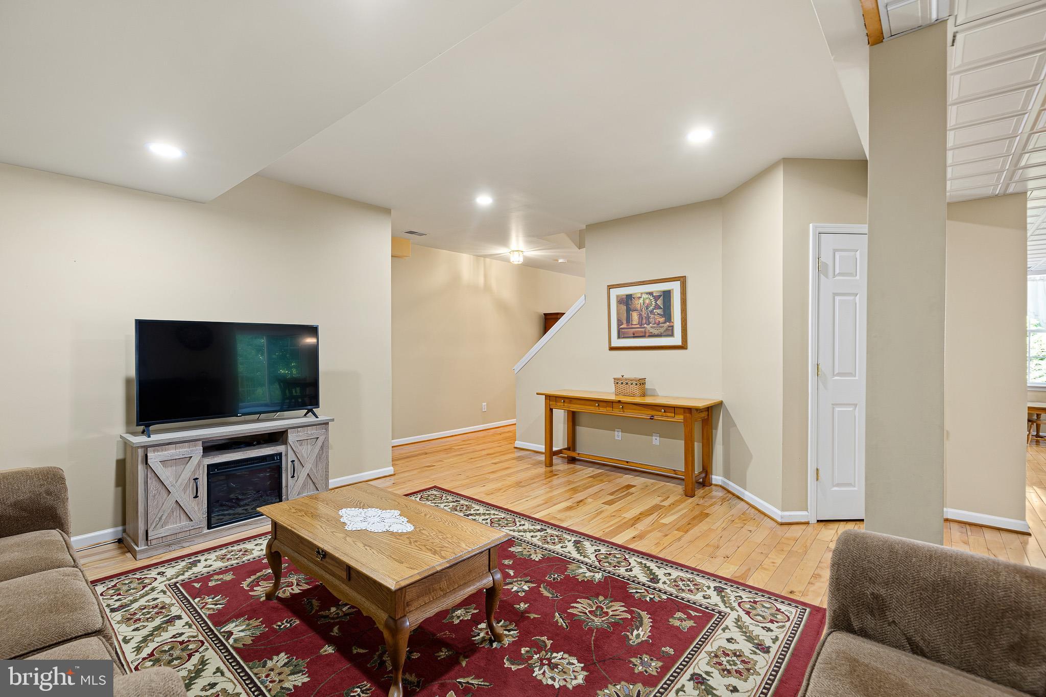 LAUREL WOODS - Residential