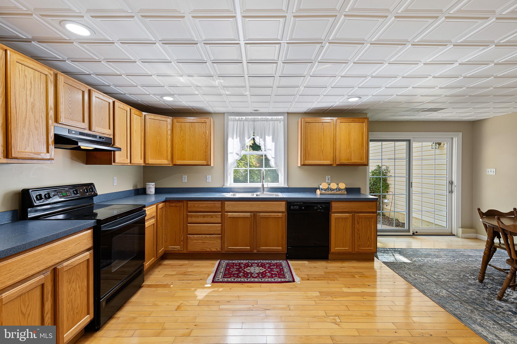 LAUREL WOODS - Residential
