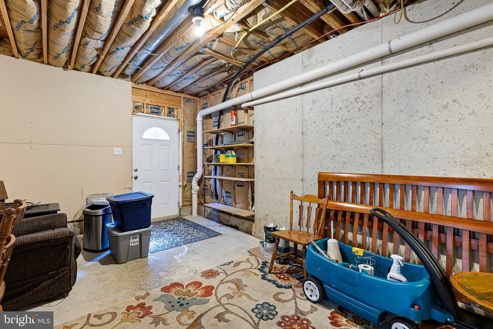 LAUREL WOODS - Residential