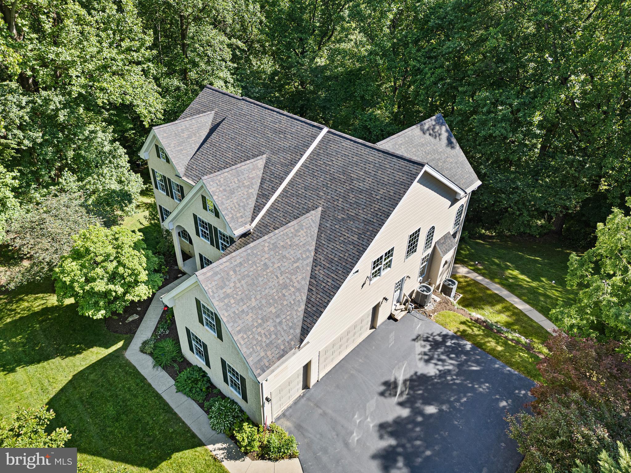 LAUREL WOODS - Residential