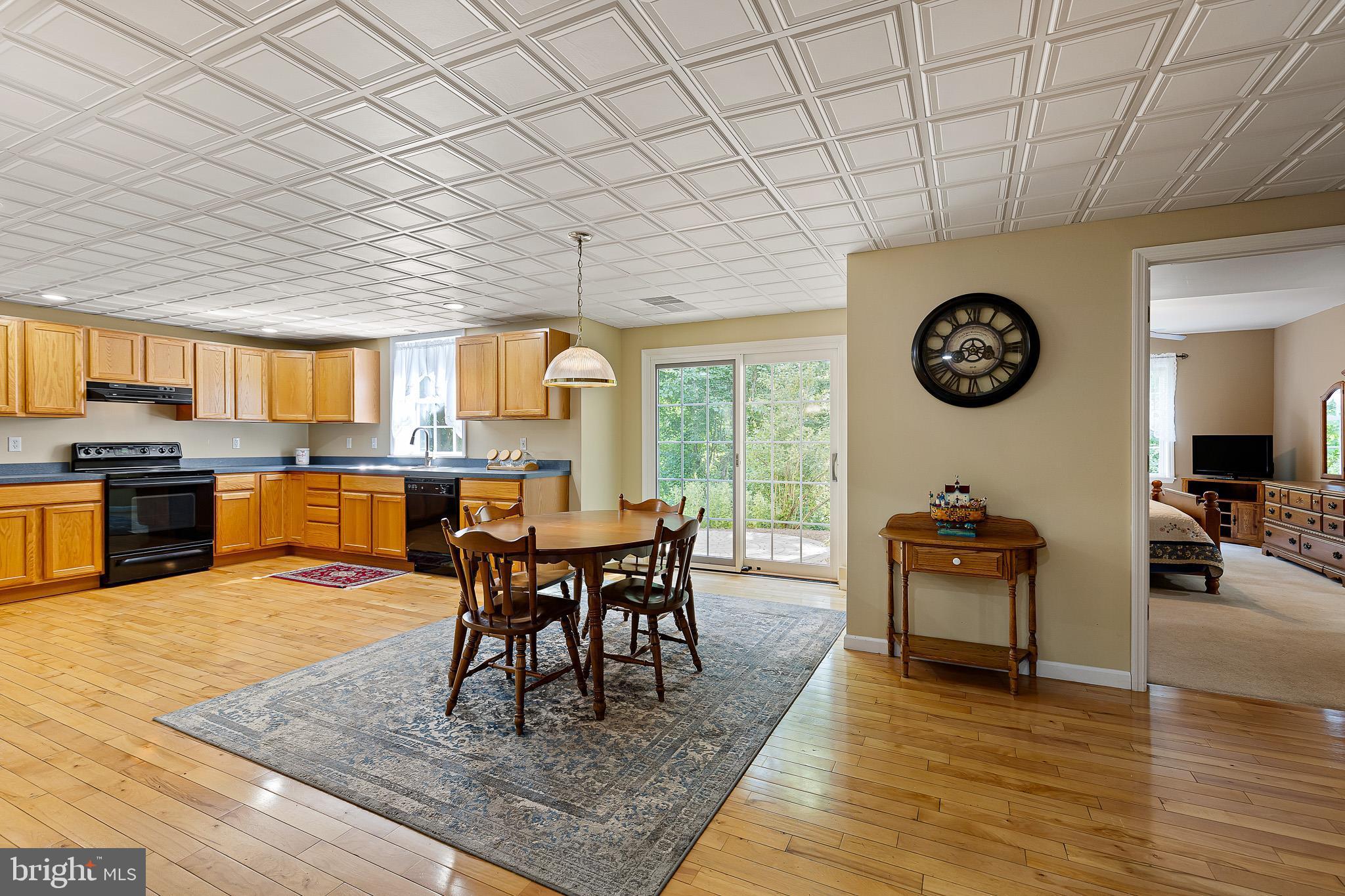 LAUREL WOODS - Residential