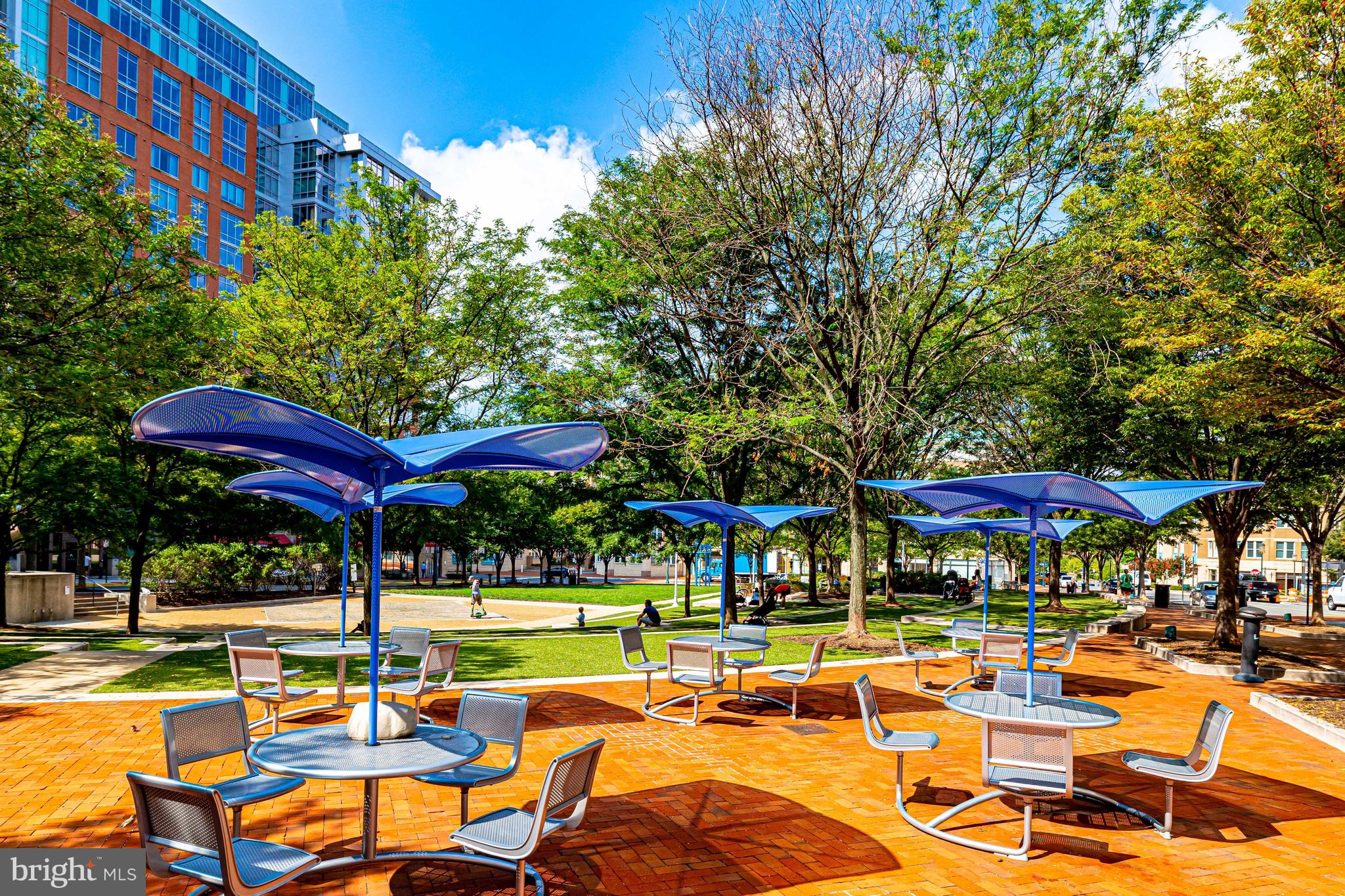 HUNTERS SQUARE - Residential