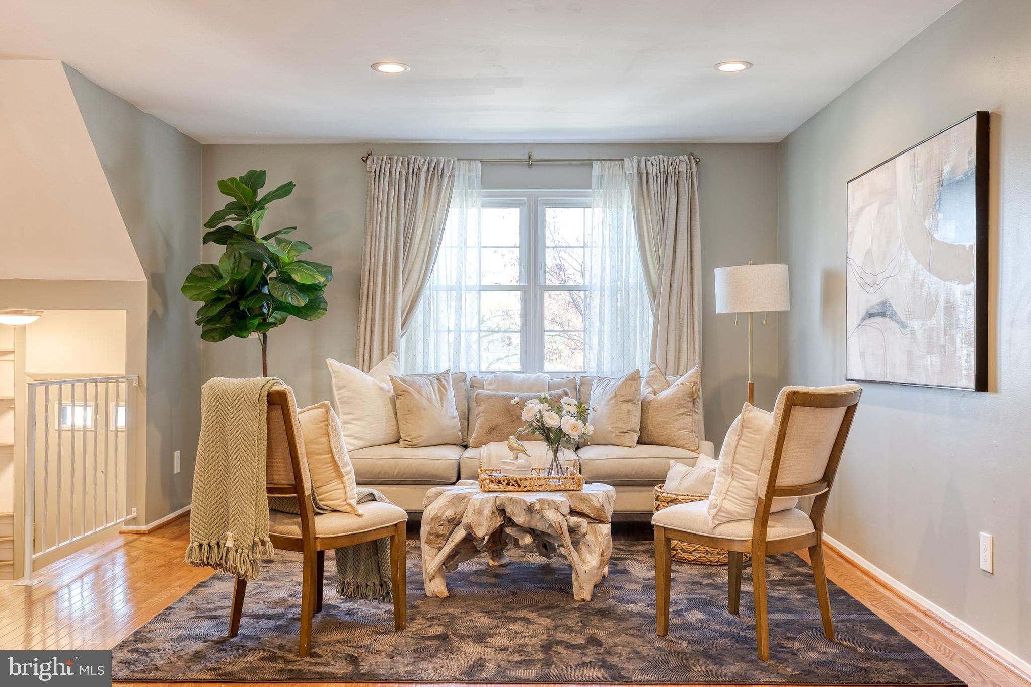 CARLTON SQUARE - Residential