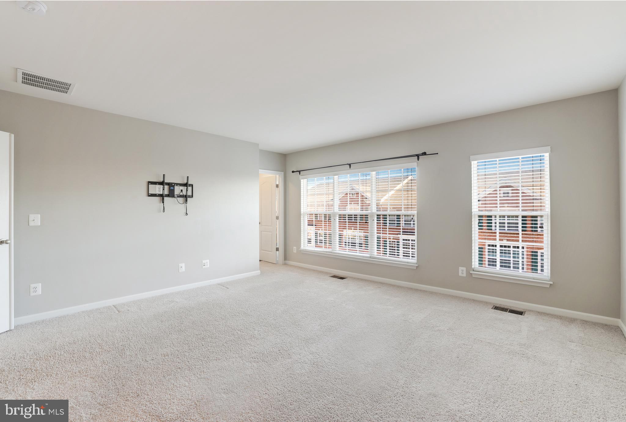 RESIDENCES AT BRAMBLETON - Residential Lease