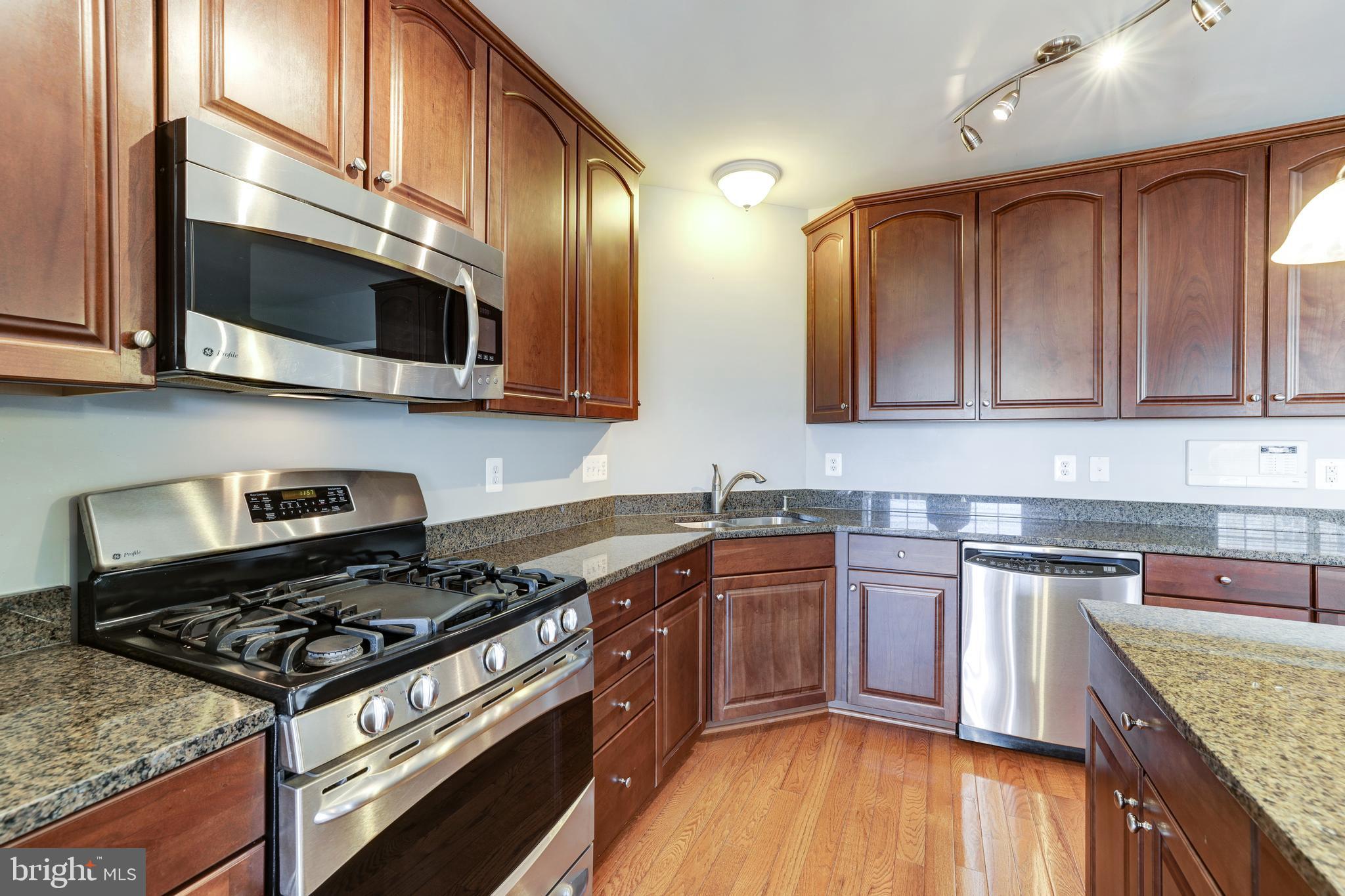 RESIDENCES AT BRAMBLETON - Residential Lease