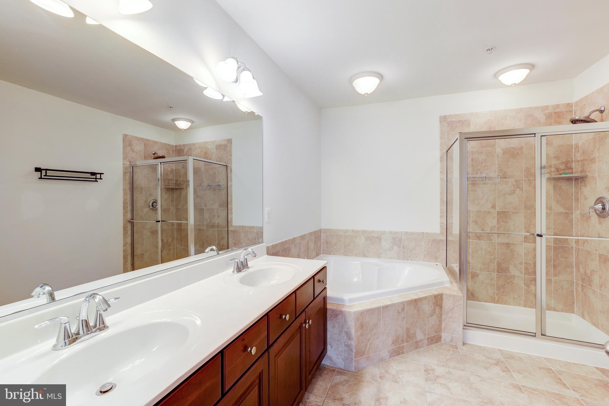RESIDENCES AT BRAMBLETON - Residential Lease