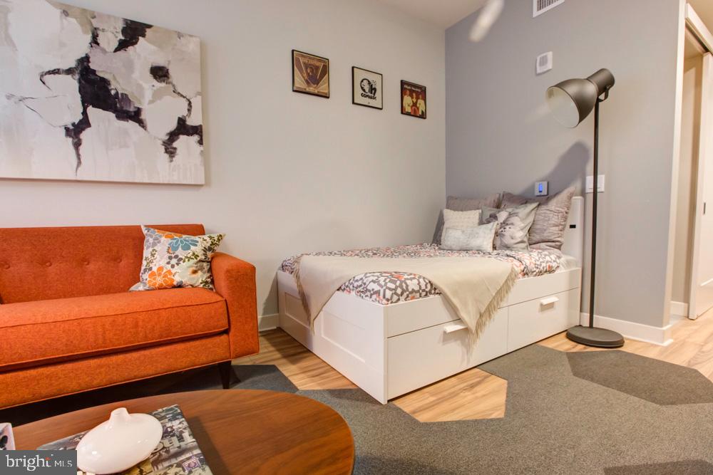 CENTER CITY - Residential Lease