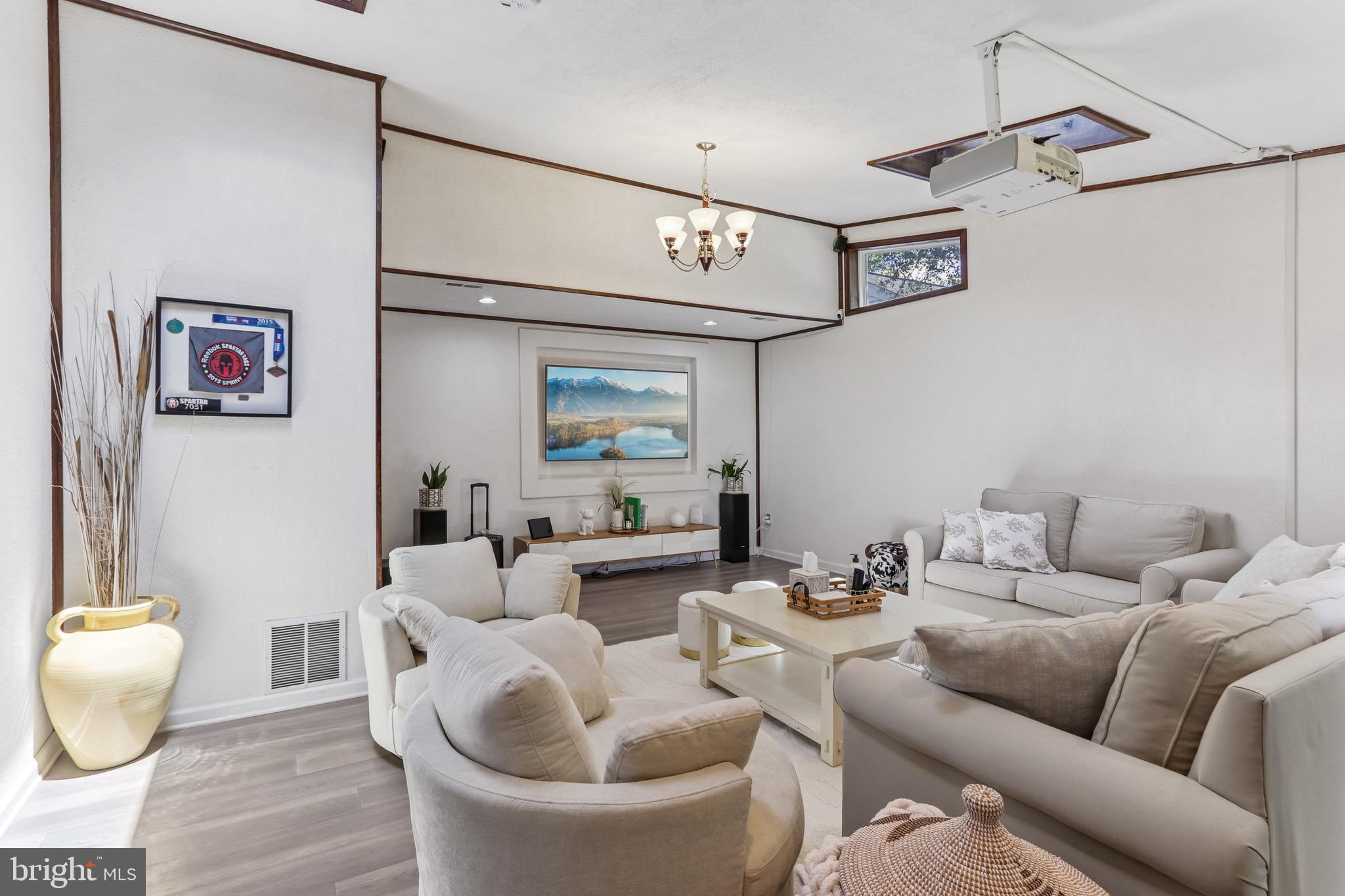 SOMERTON - Residential