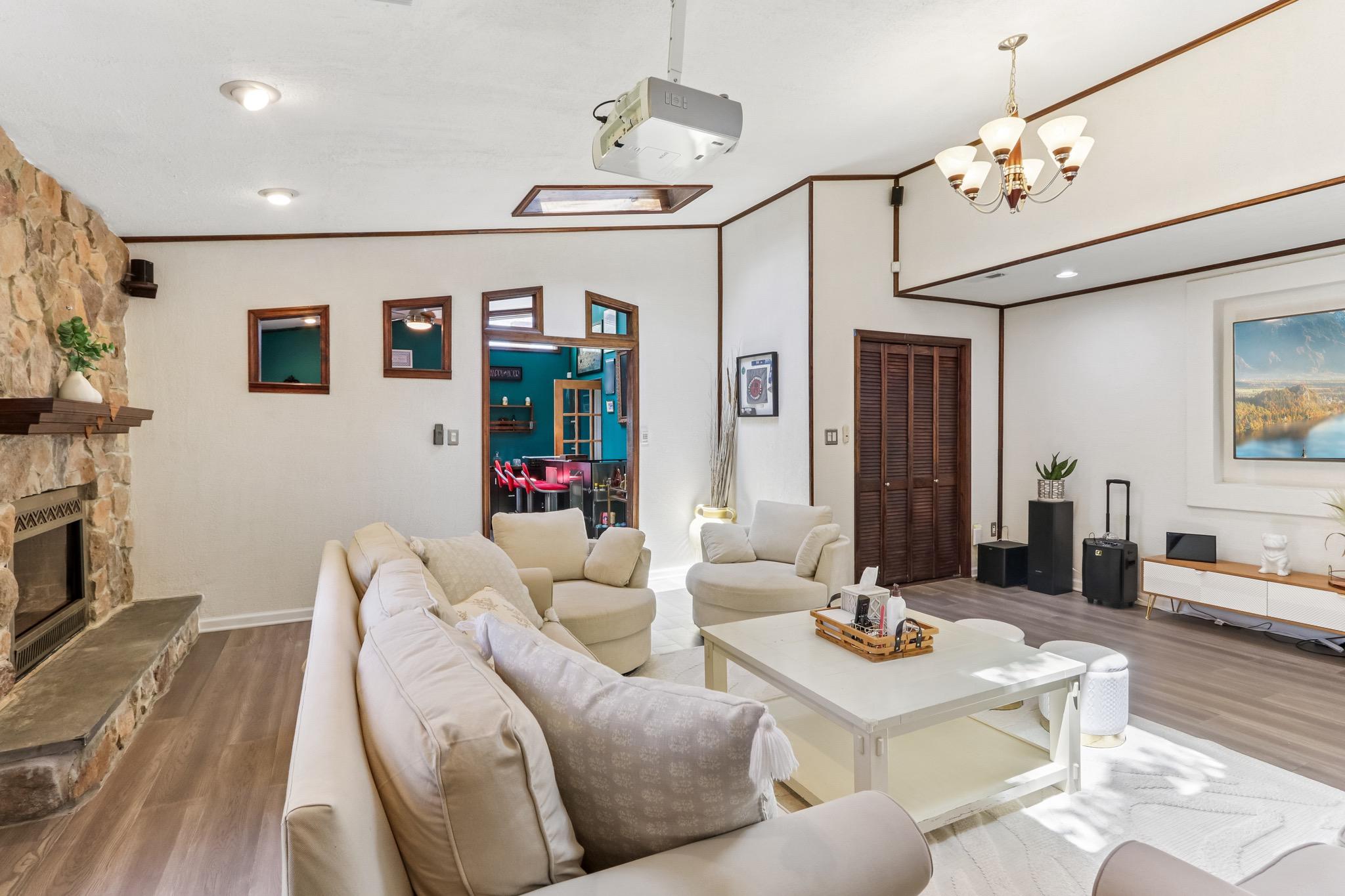 SOMERTON - Residential