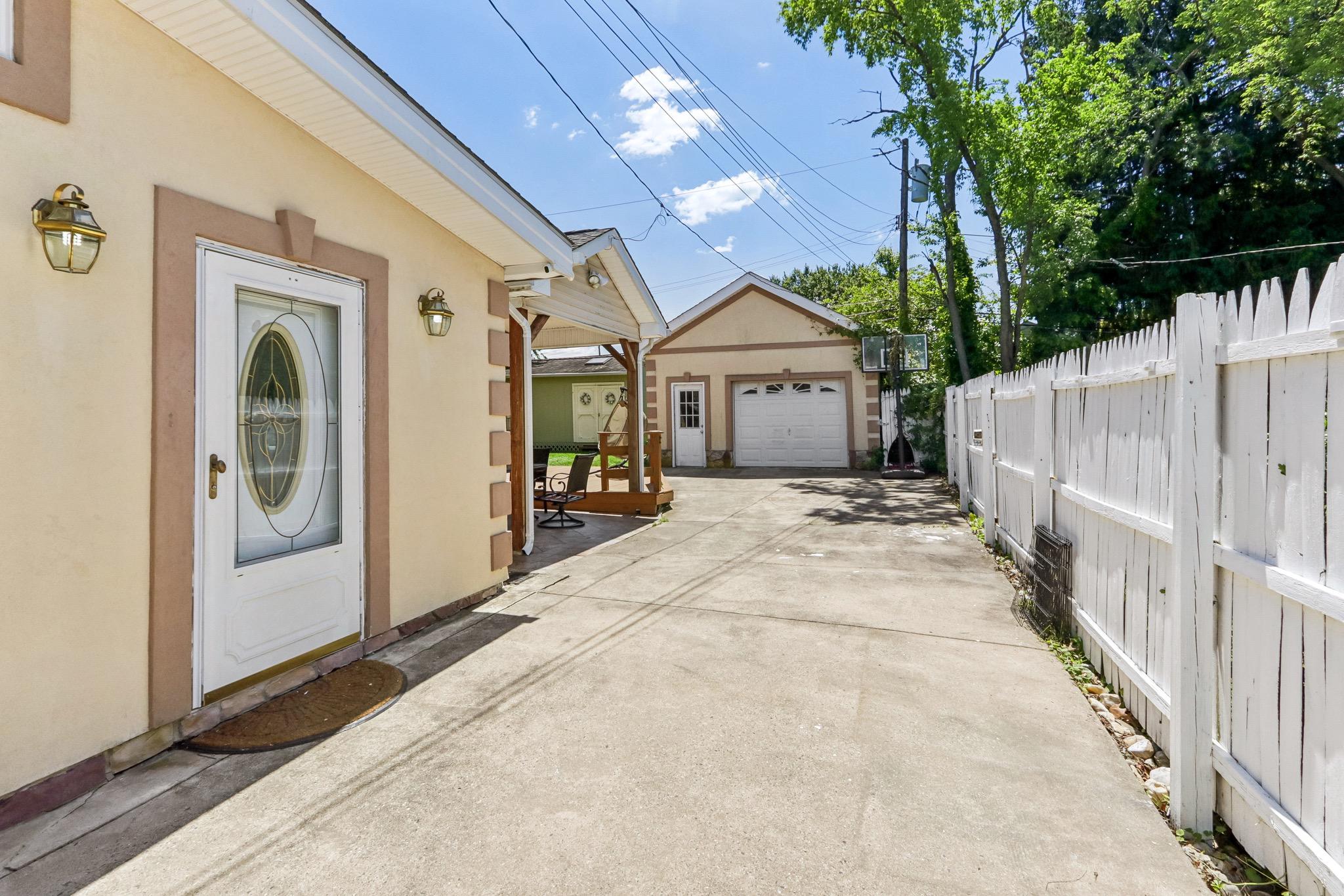 SOMERTON - Residential