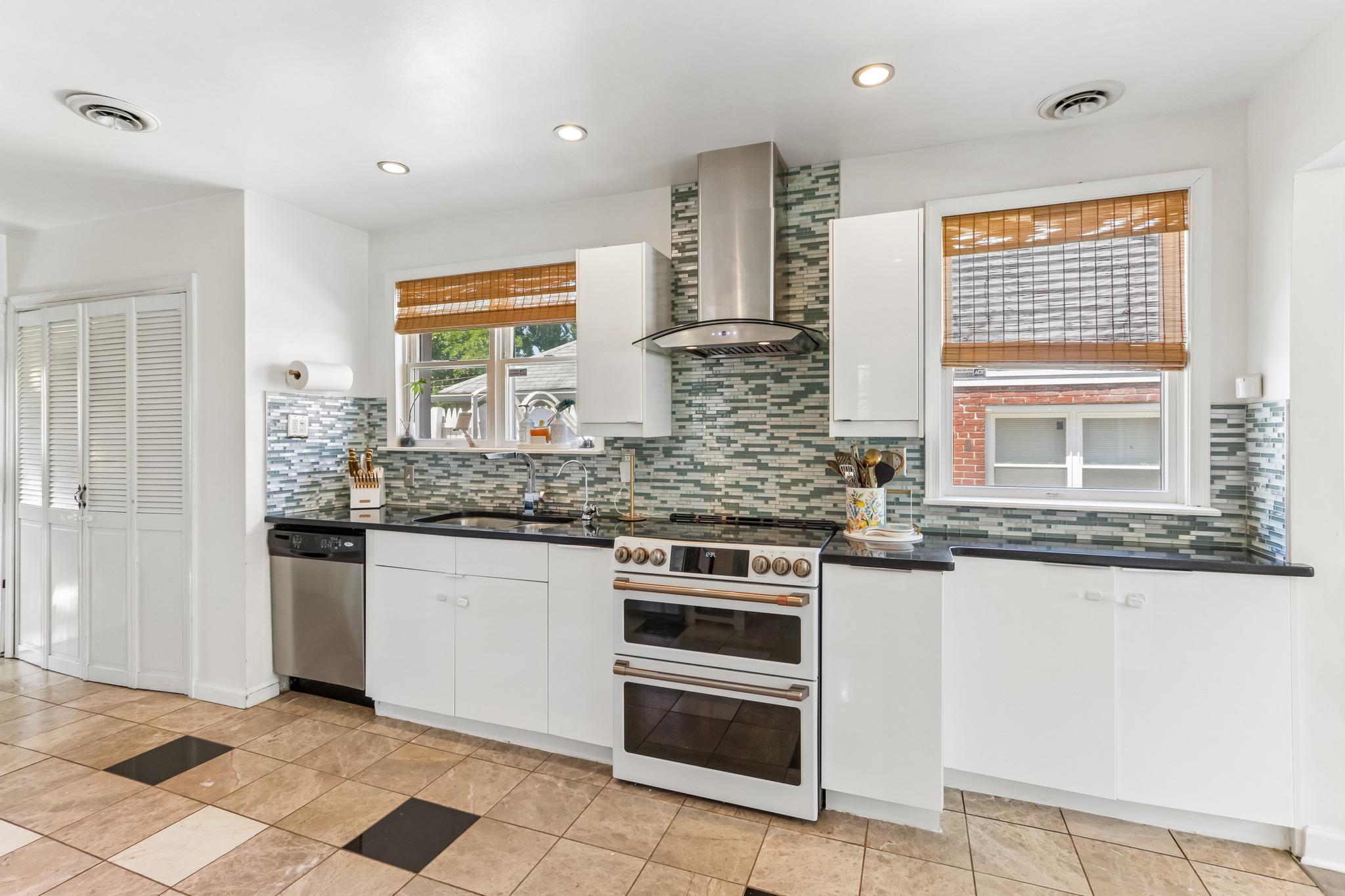 SOMERTON - Residential