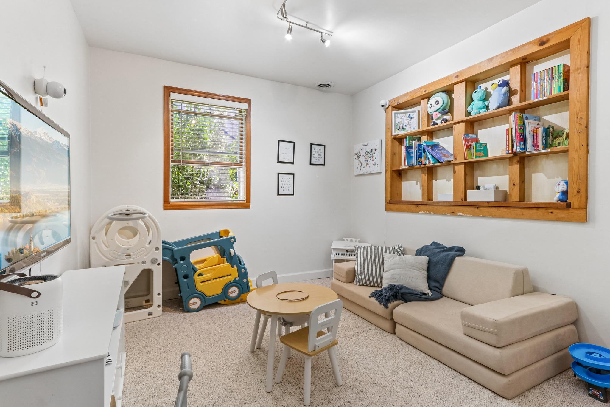 SOMERTON - Residential