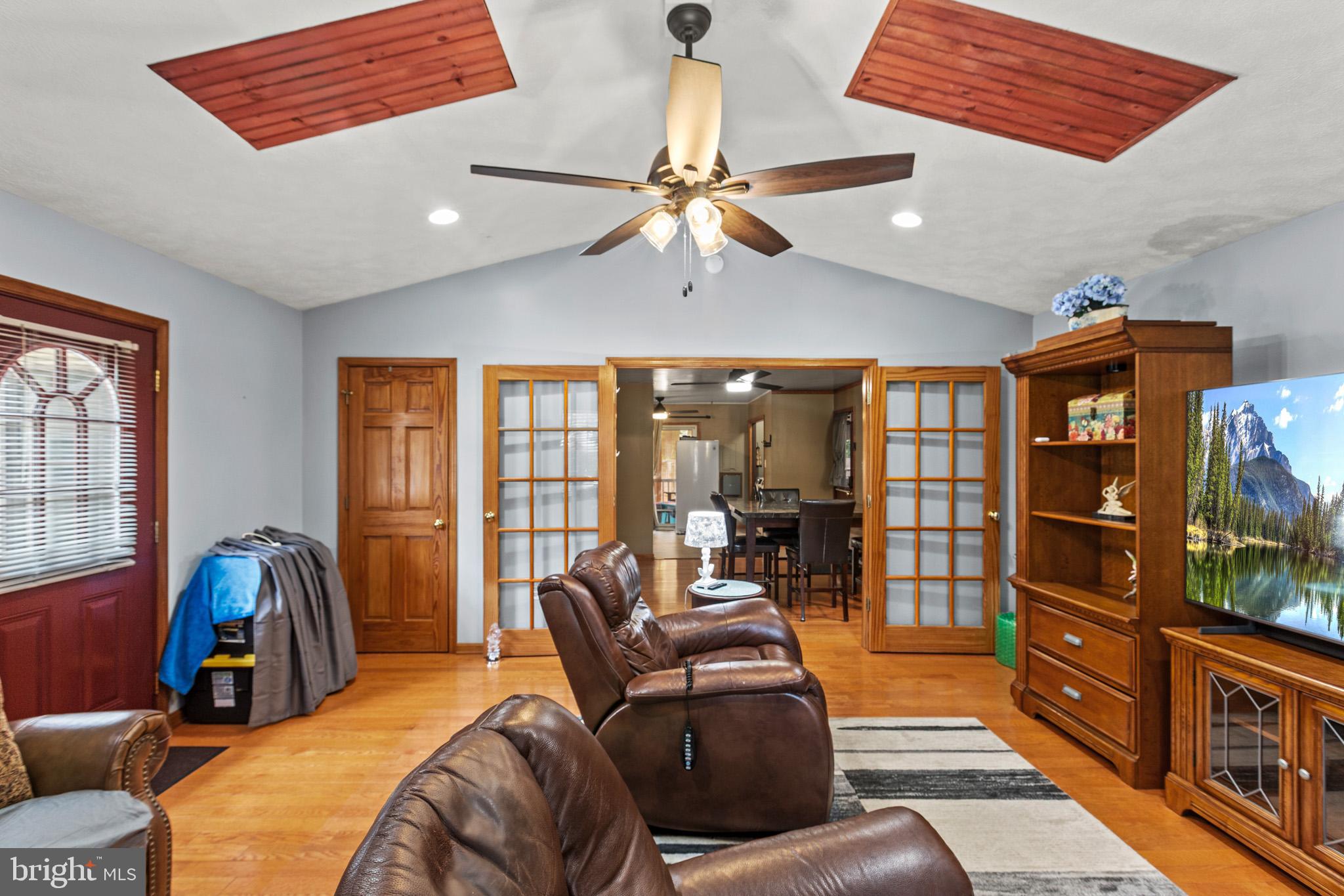 CEDAR COVE - Residential