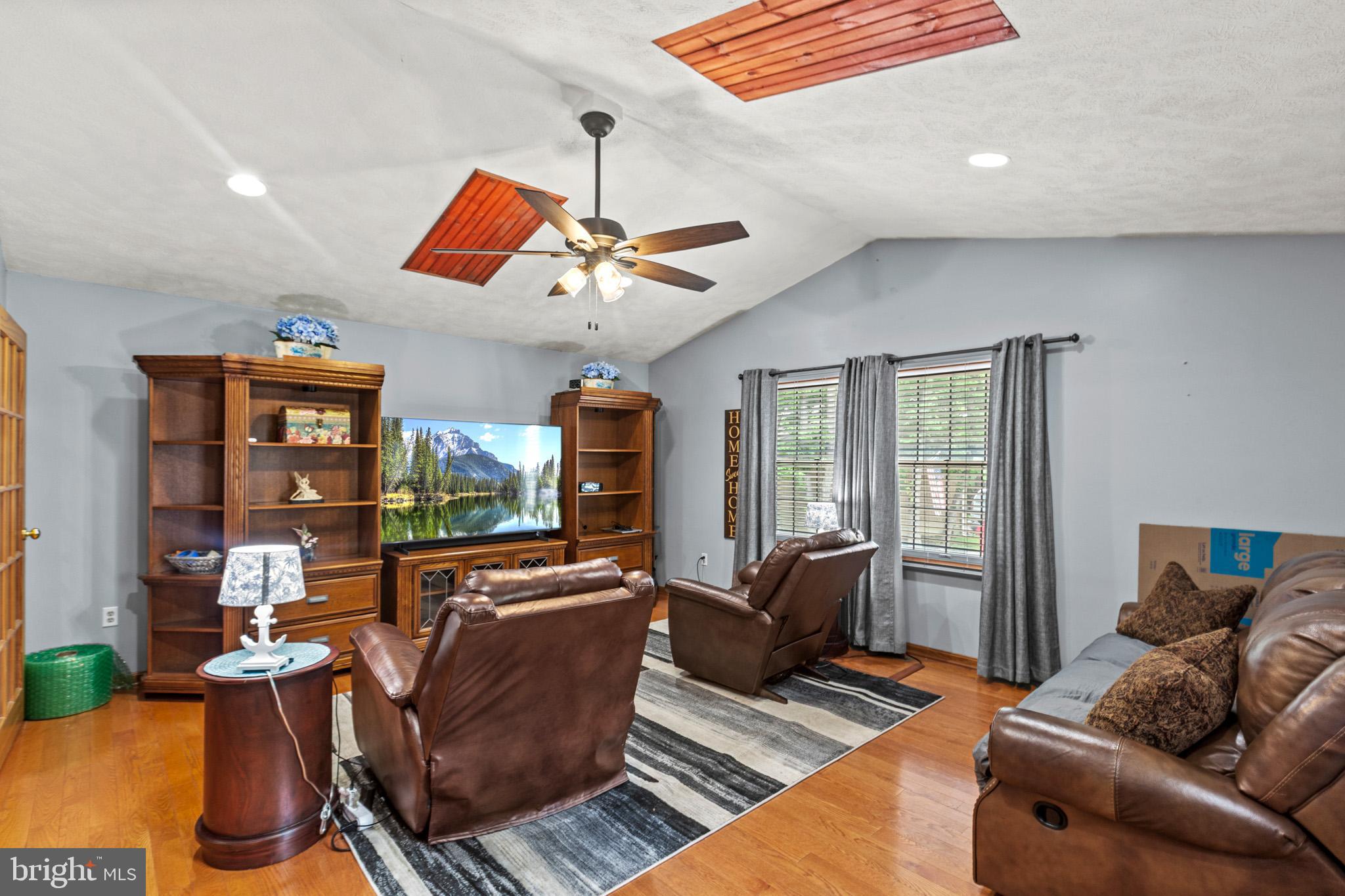 CEDAR COVE - Residential