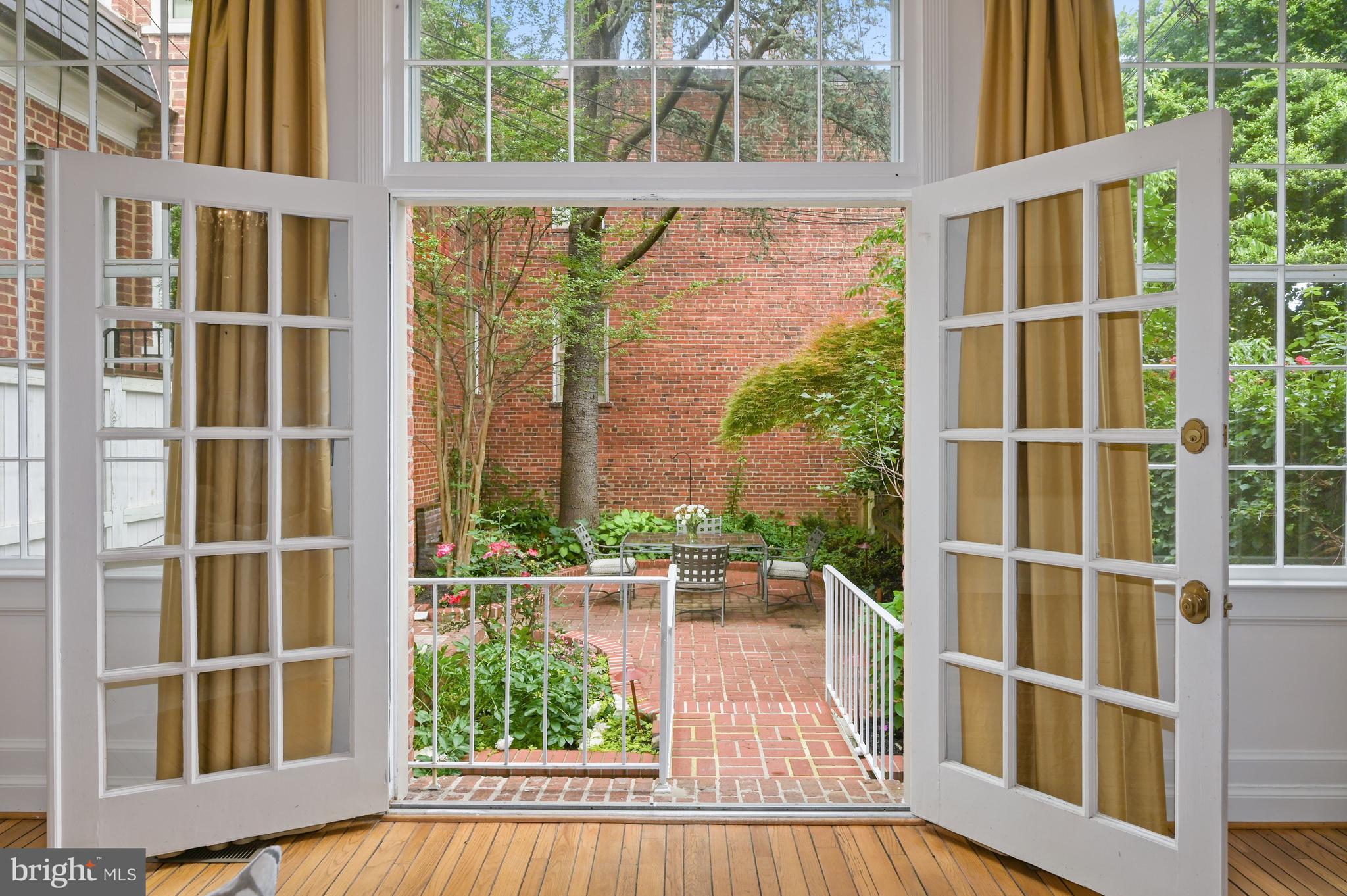 GEORGETOWN - Residential