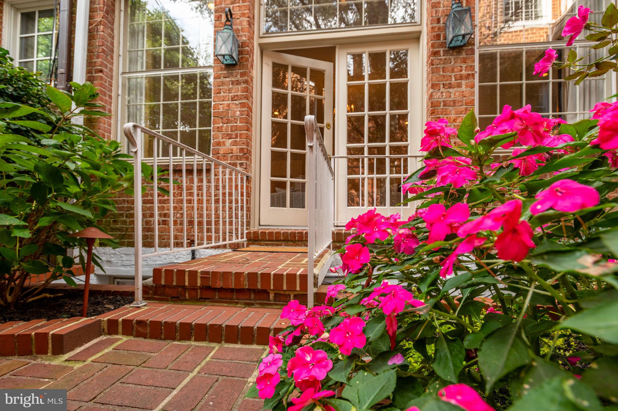 GEORGETOWN - Residential
