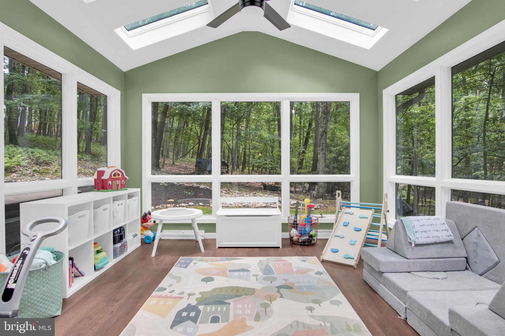 WHITE ROCK ACRES - Residential
