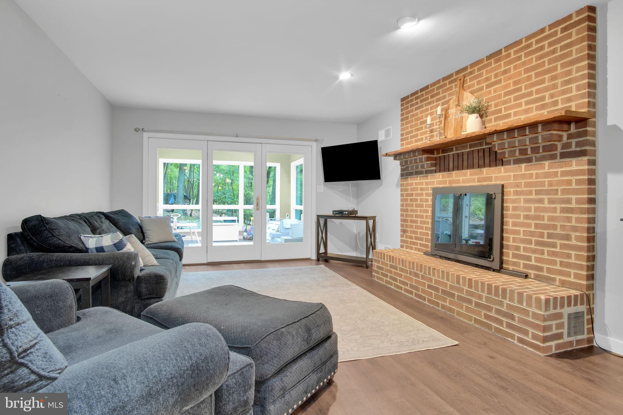WHITE ROCK ACRES - Residential