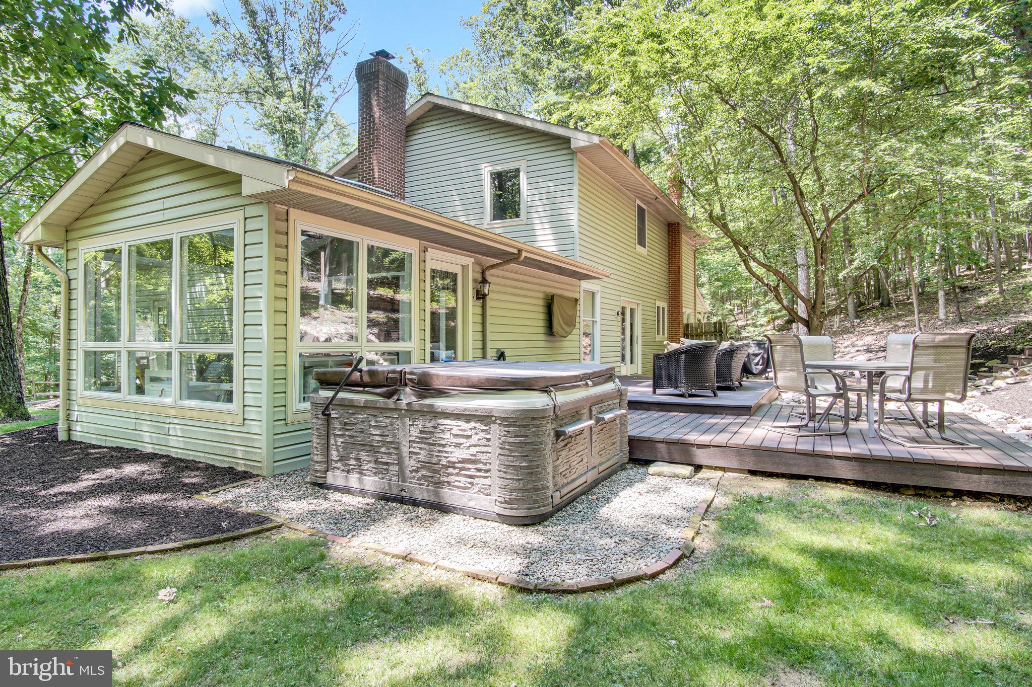 WHITE ROCK ACRES - Residential
