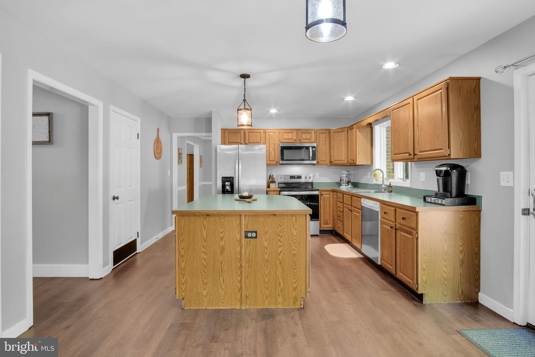 WHITE ROCK ACRES - Residential