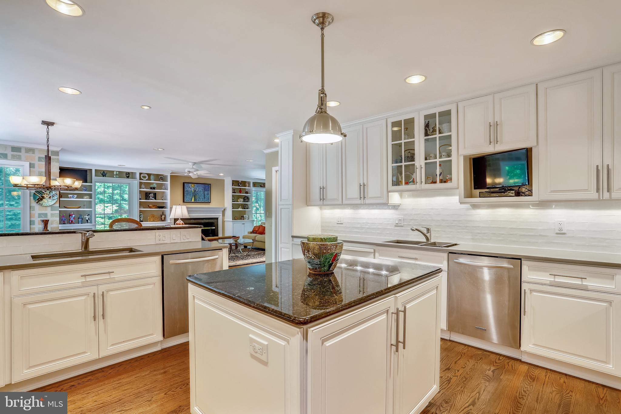 POTOMAC OUTSIDE - Residential