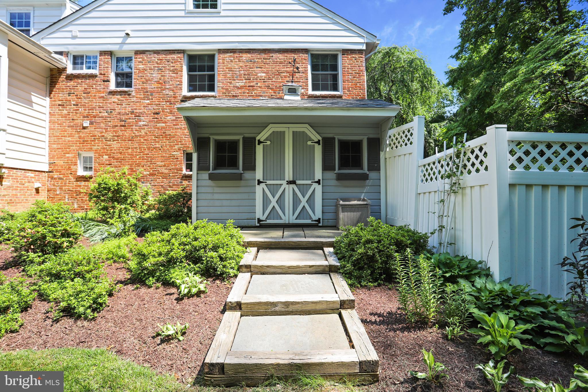 POTOMAC OUTSIDE - Residential