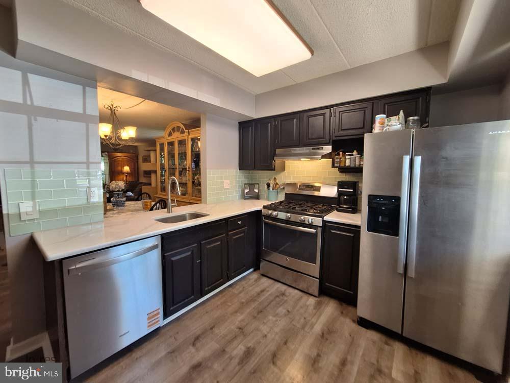 VALLEY GLEN - Residential