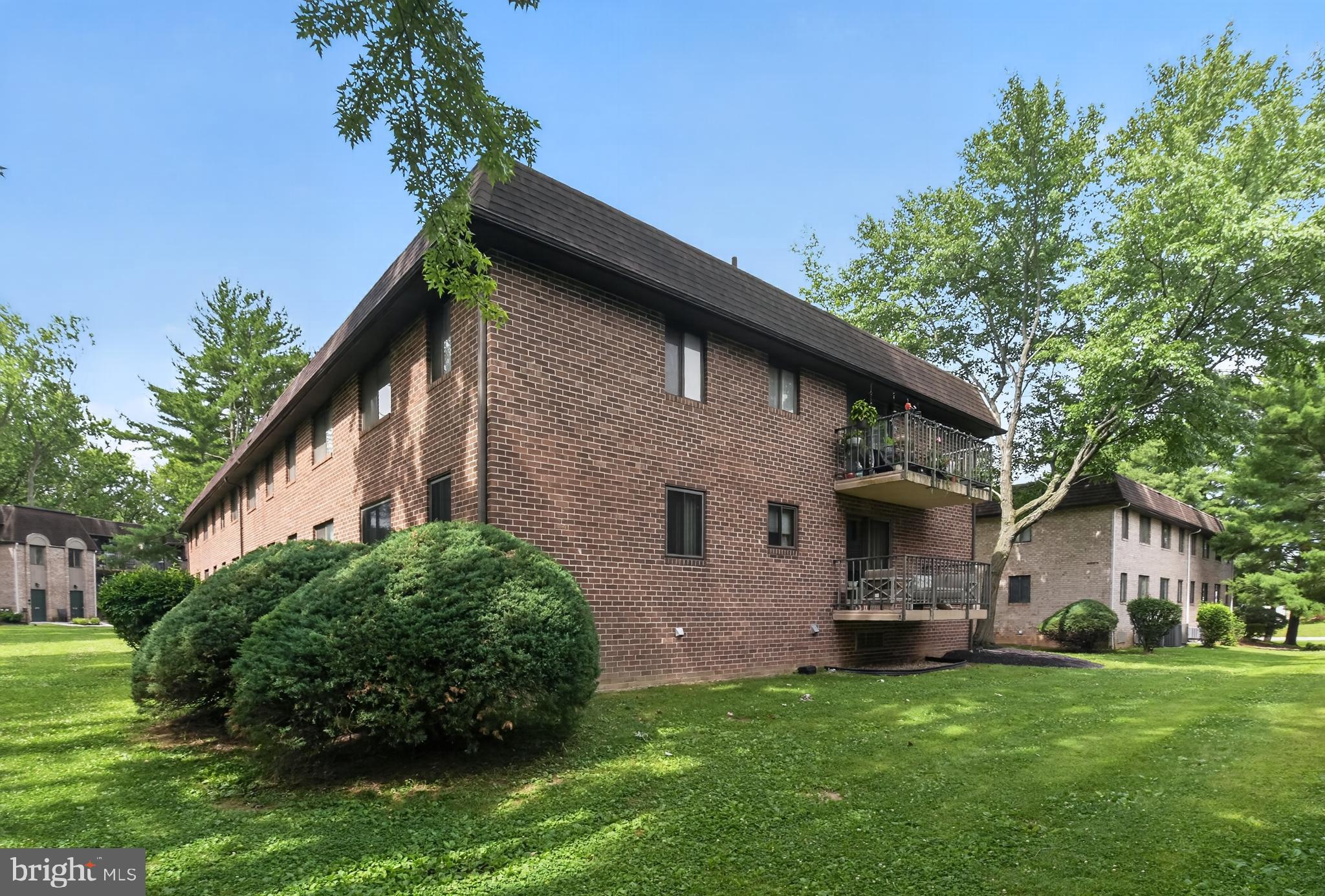 DANBURY VILLAGE - Residential