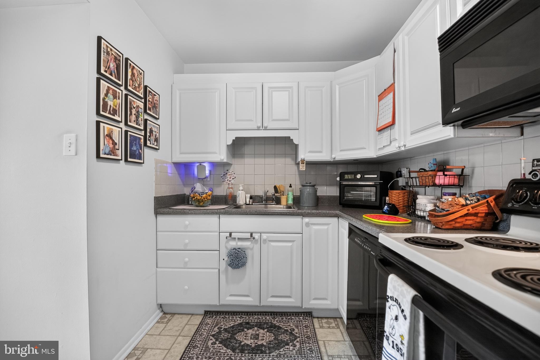 DANBURY VILLAGE - Residential