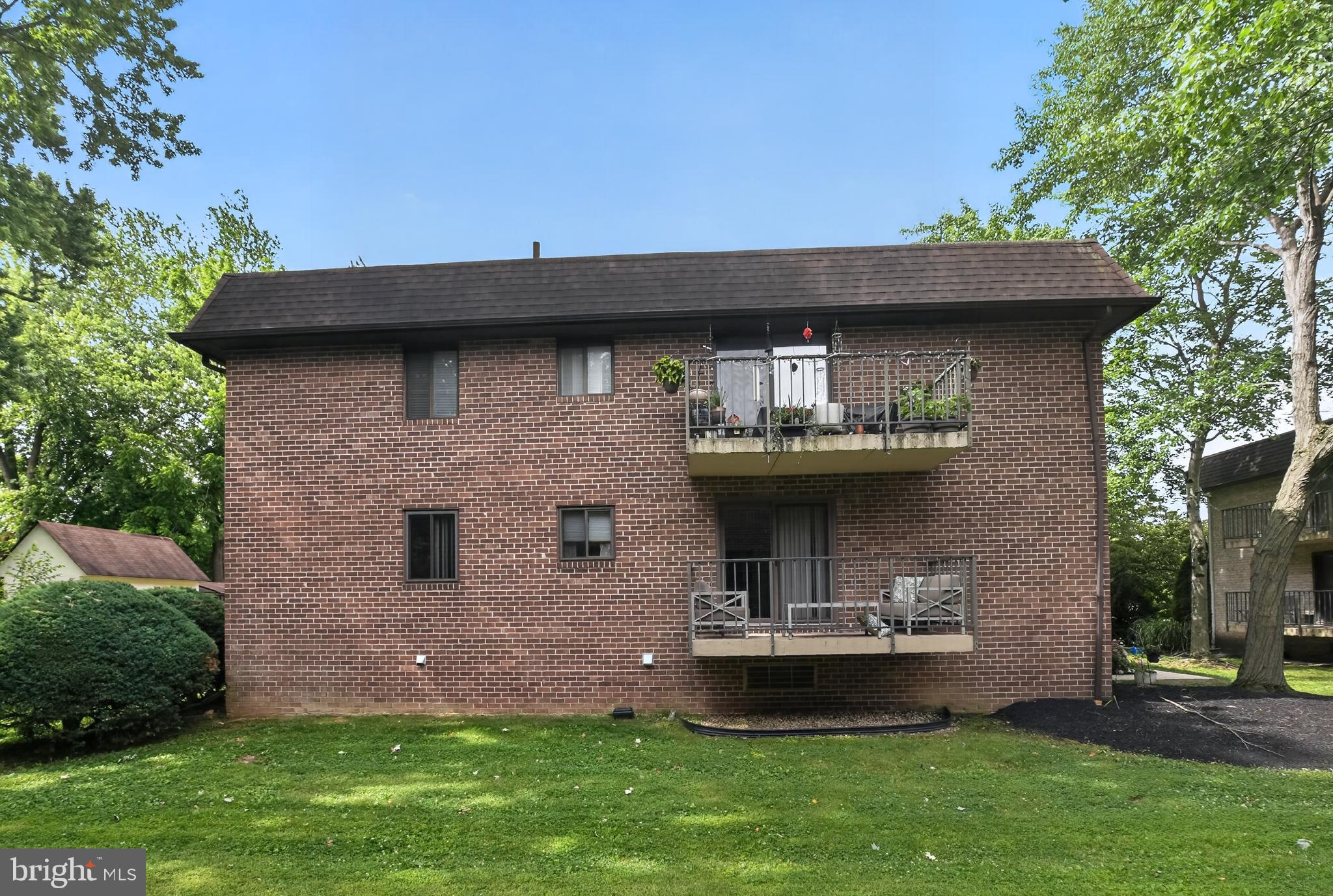 DANBURY VILLAGE - Residential