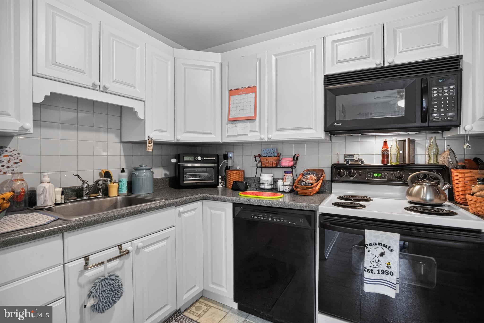 DANBURY VILLAGE - Residential