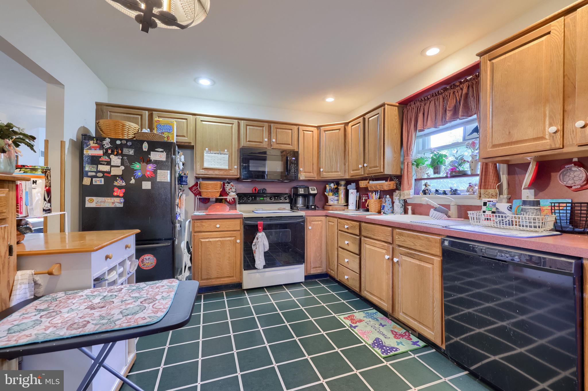 SUMMIT HILLS - Residential