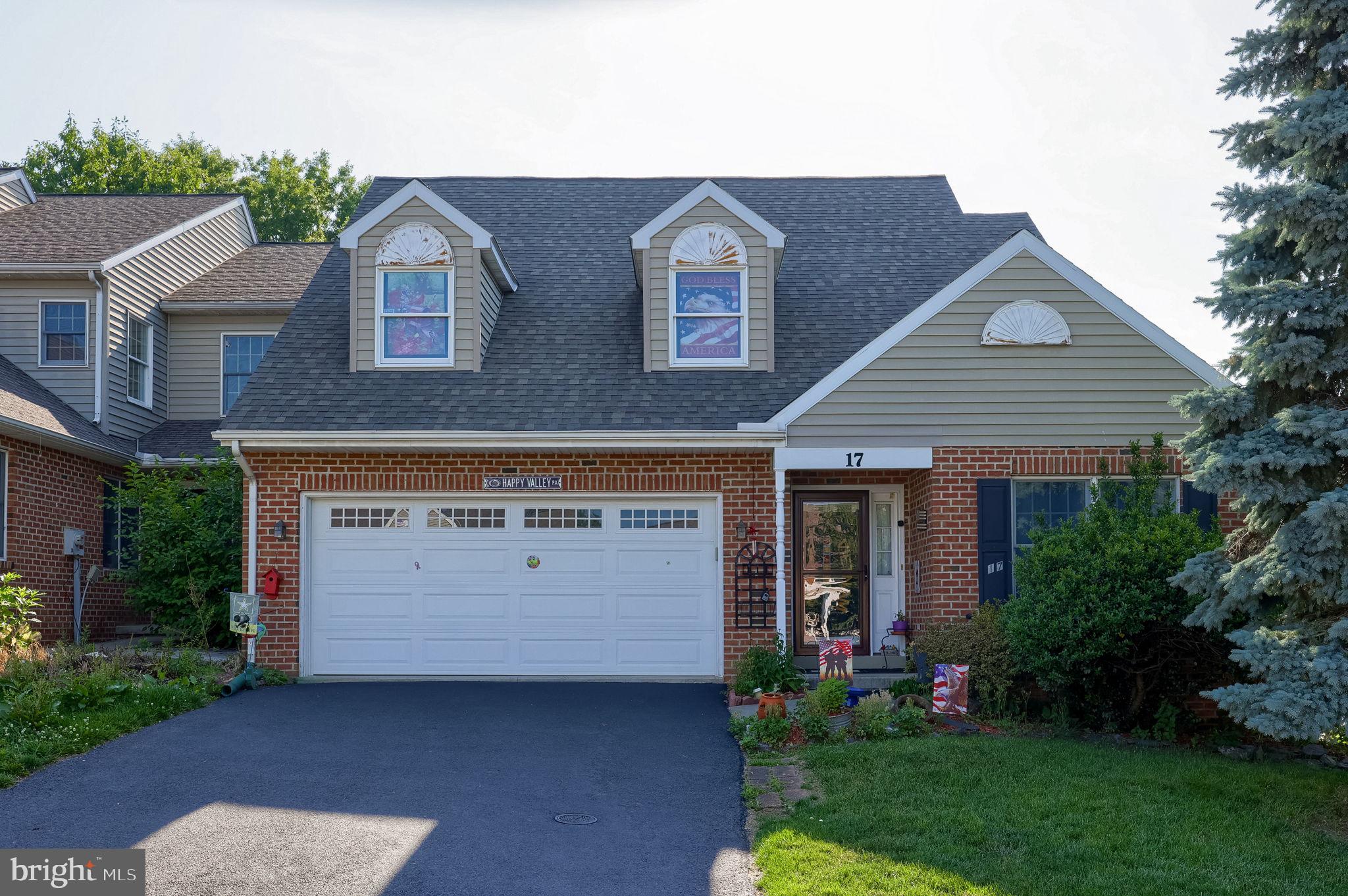Discover end-of-row townhouse in the Summit Hills community. This traditional-style home features 3 bedrooms and 2.5 bathrooms with a fully finished basement offering versatile space, perfect for a home office, gym, or entertainment area, complete with a walkout entrance. Enjoy the ease of an attached front-entry garage with room for two vehicles, enhancing your daily routine. With just a touch of customization, this property offers an incredible opportunity to tailor a space uniquely to your lifestyle. Don't miss your chance to make it yours!
