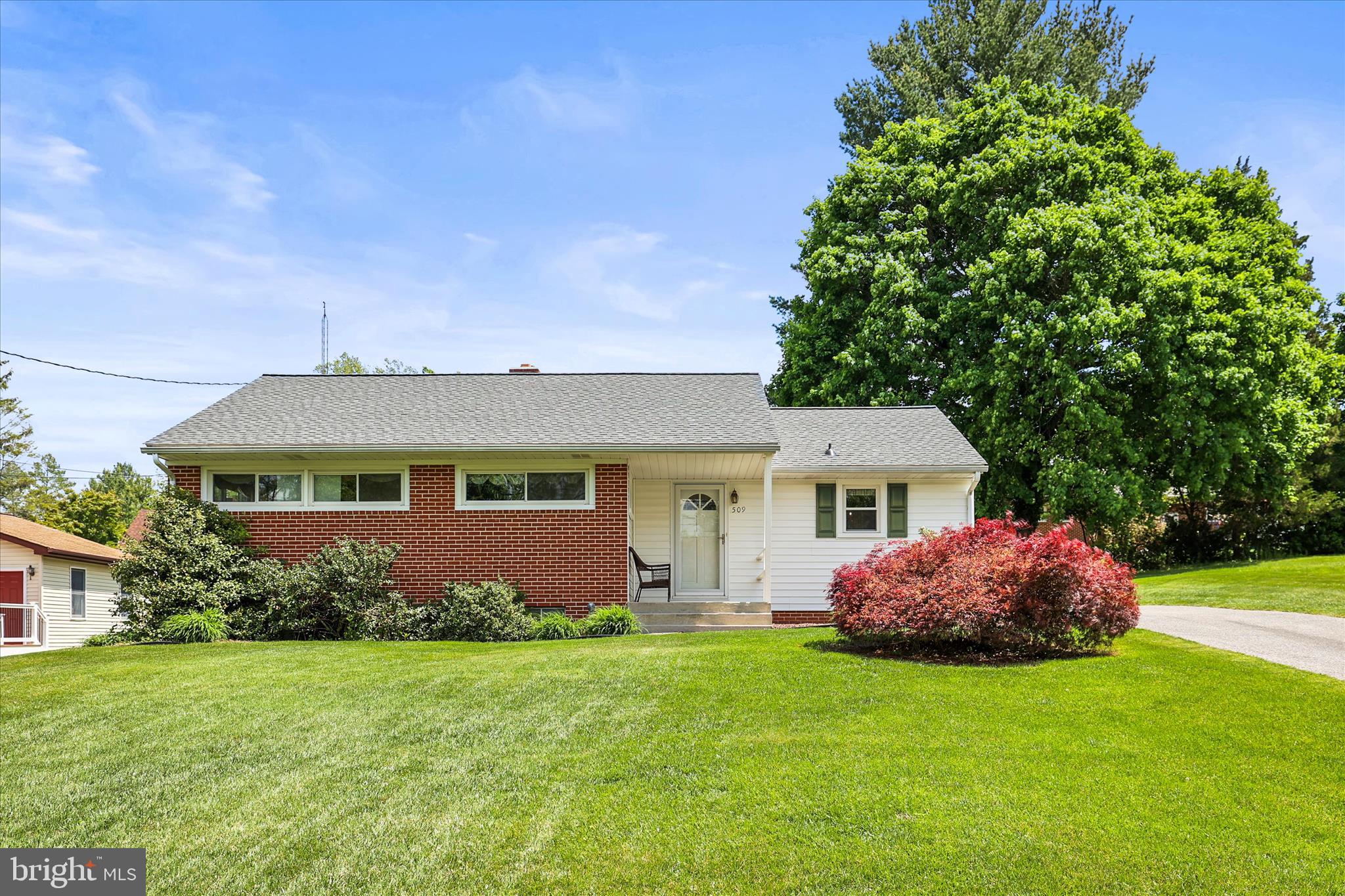 PINE KNOLL - Residential
