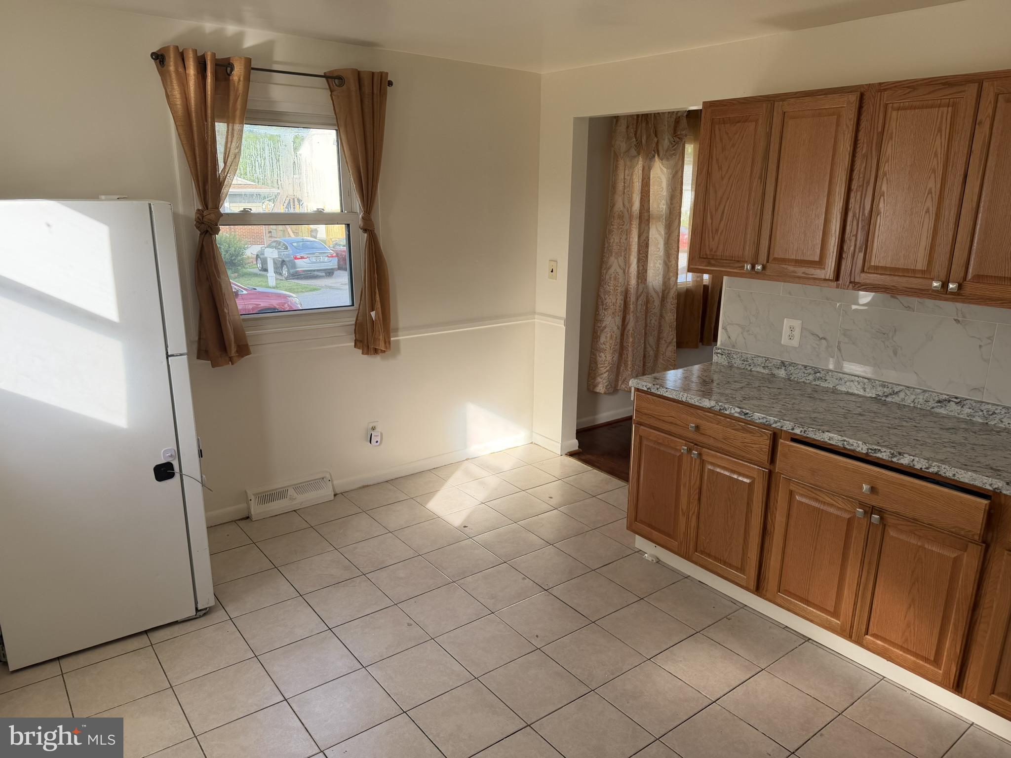 CATONSVILLE MANOR - Residential