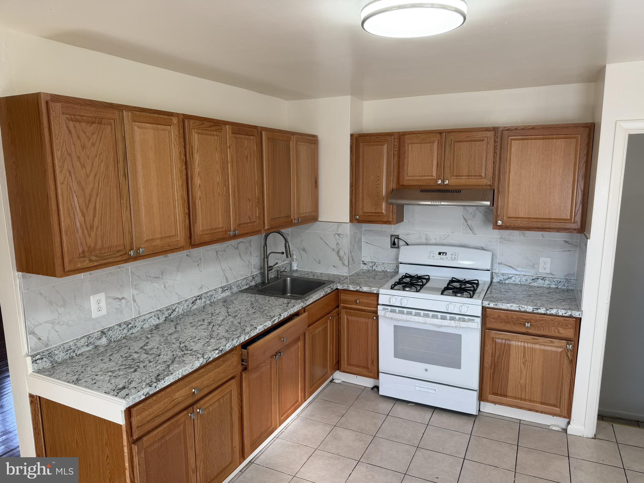 CATONSVILLE MANOR - Residential