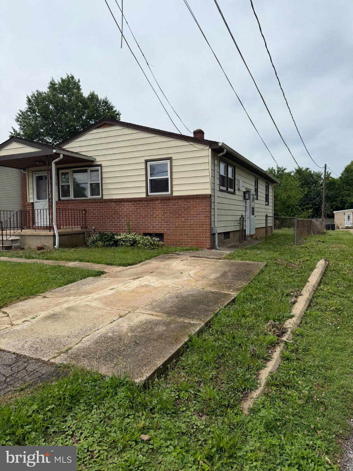 CATONSVILLE MANOR - Residential