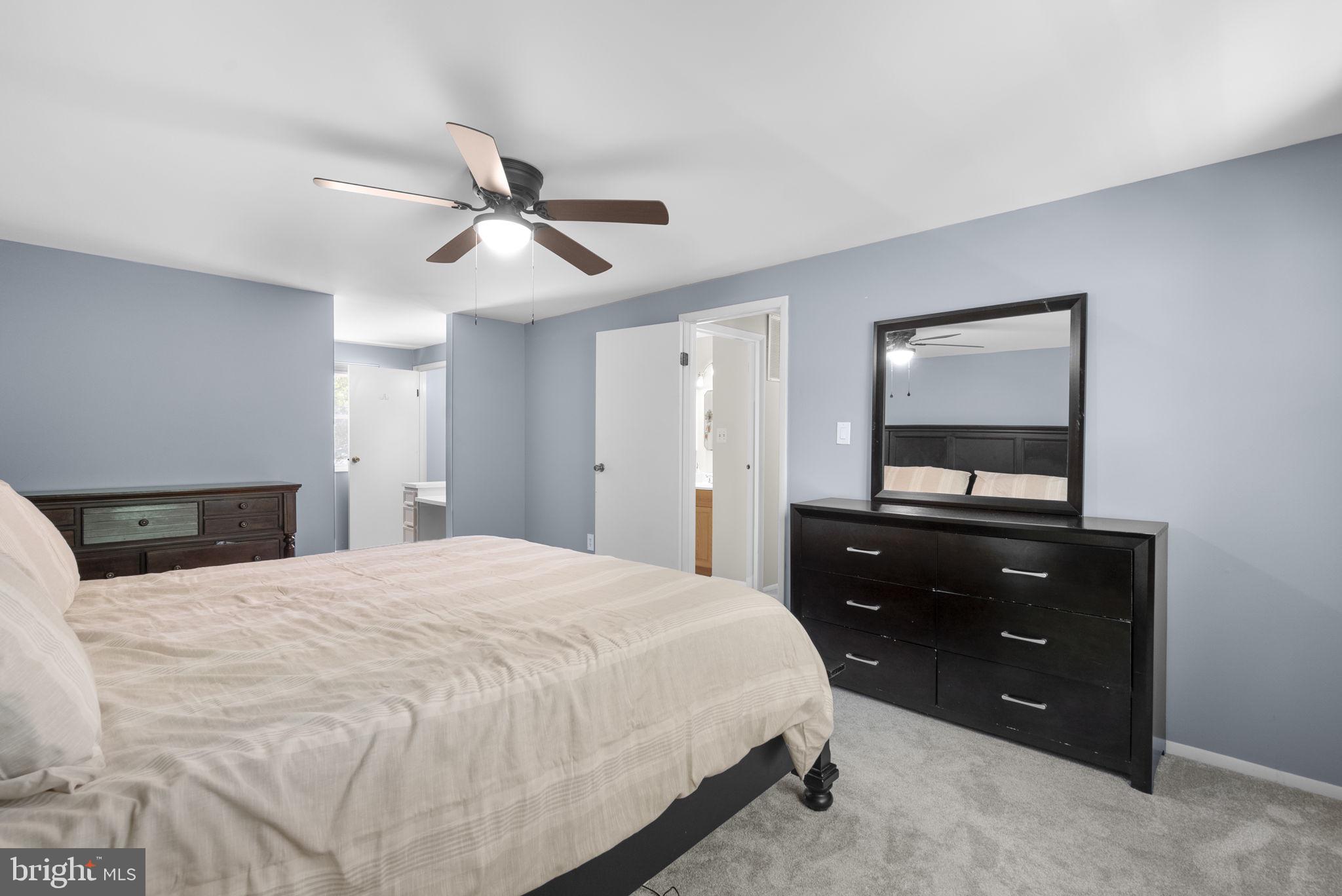 QUINCE ORCHARD MANOR - Residential