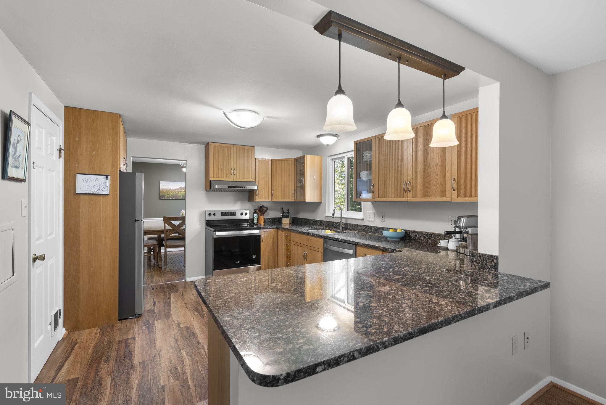 QUINCE ORCHARD MANOR - Residential
