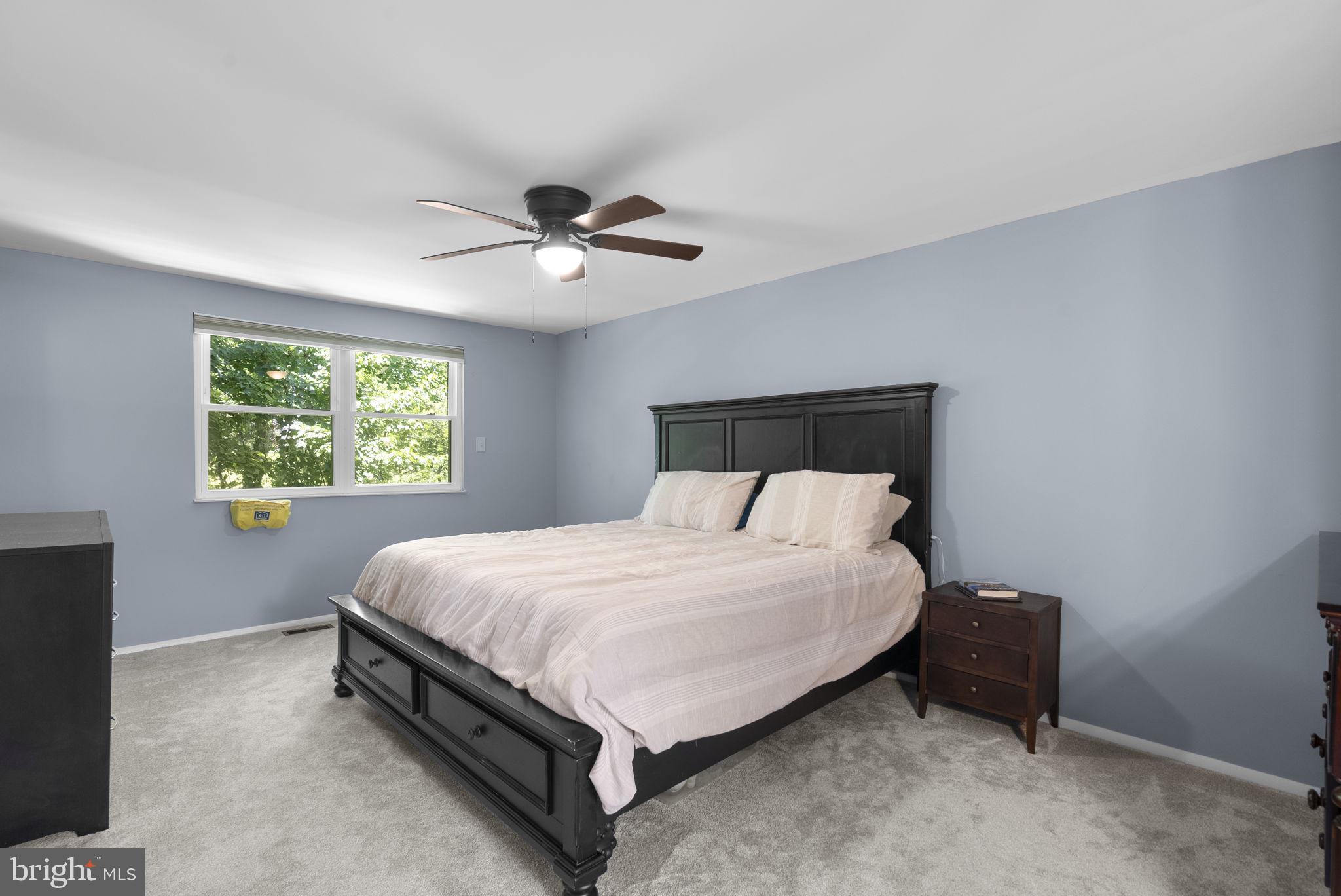 QUINCE ORCHARD MANOR - Residential